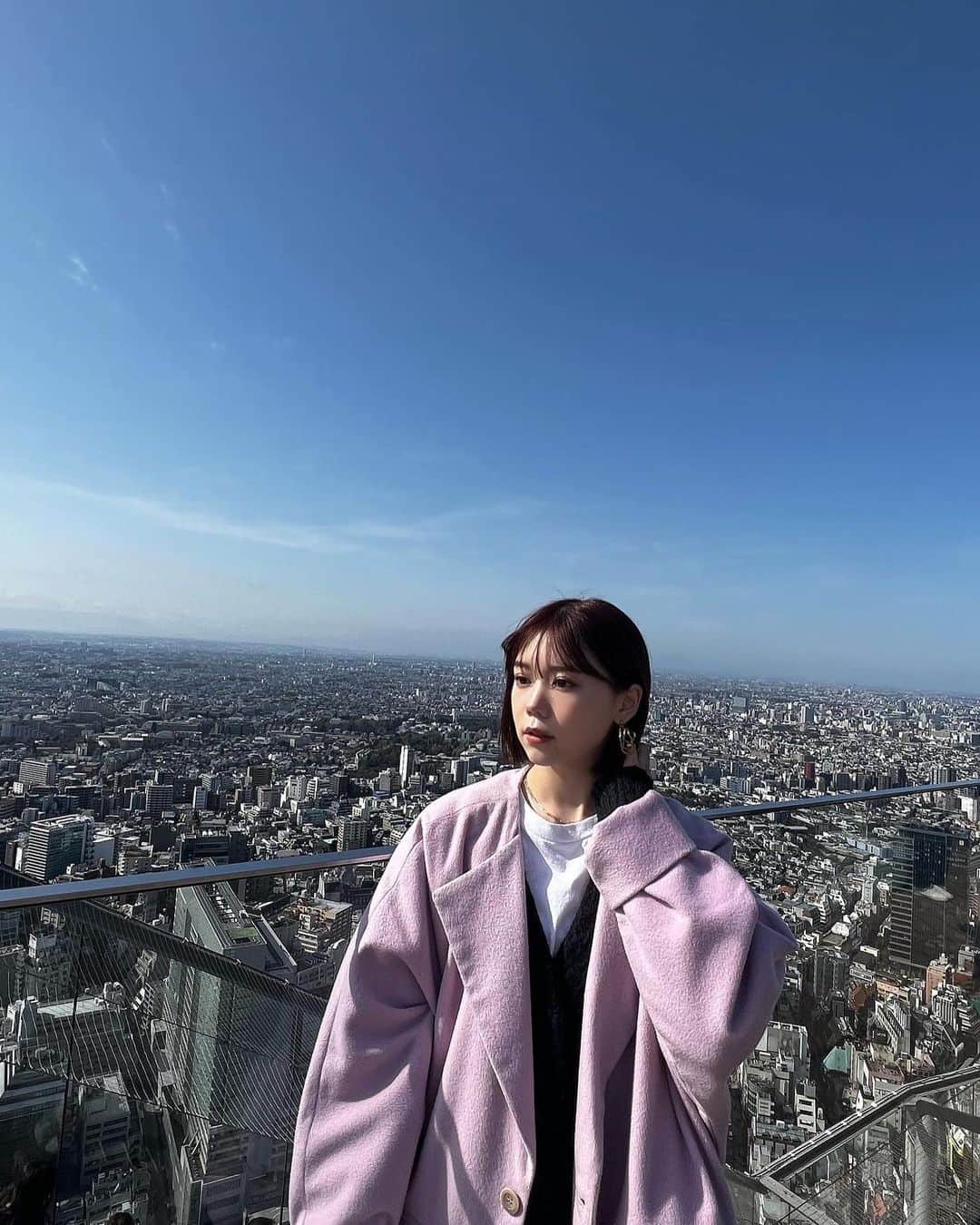 千田麻実のインスタグラム：「渋谷から展望🐷🪺 春みたいな陽気で気持ちよかった~! 次は夜めがけて行きたい🌒  #渋谷スカイ」
