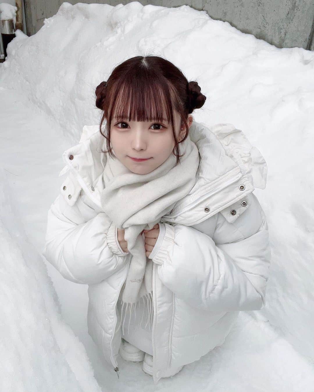 のインスタグラム：「北海道たのしーだった❄️❄️ . #北海道 #お団子ヘア #お団子アレンジ #アイドル」