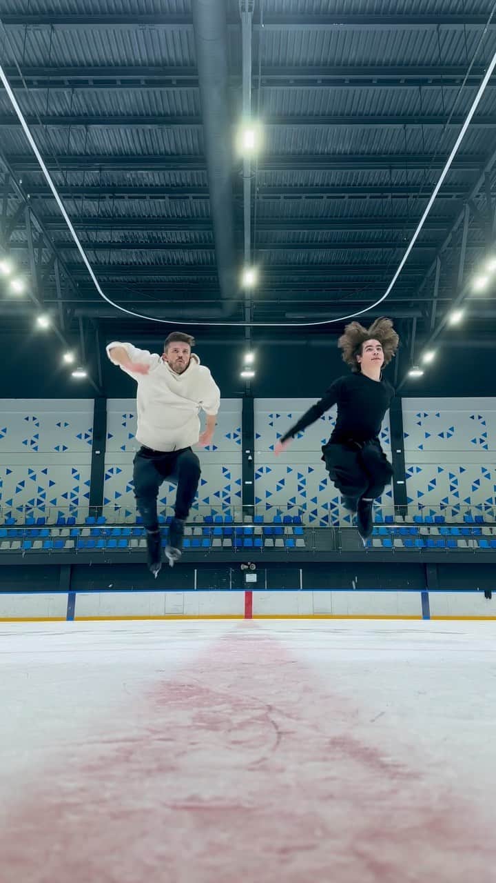 イワン・ブキンのインスタグラム：「@ivan_bukin_ 🤙   ⛸️ @chkalov_arena   #figureskating #iceskating」