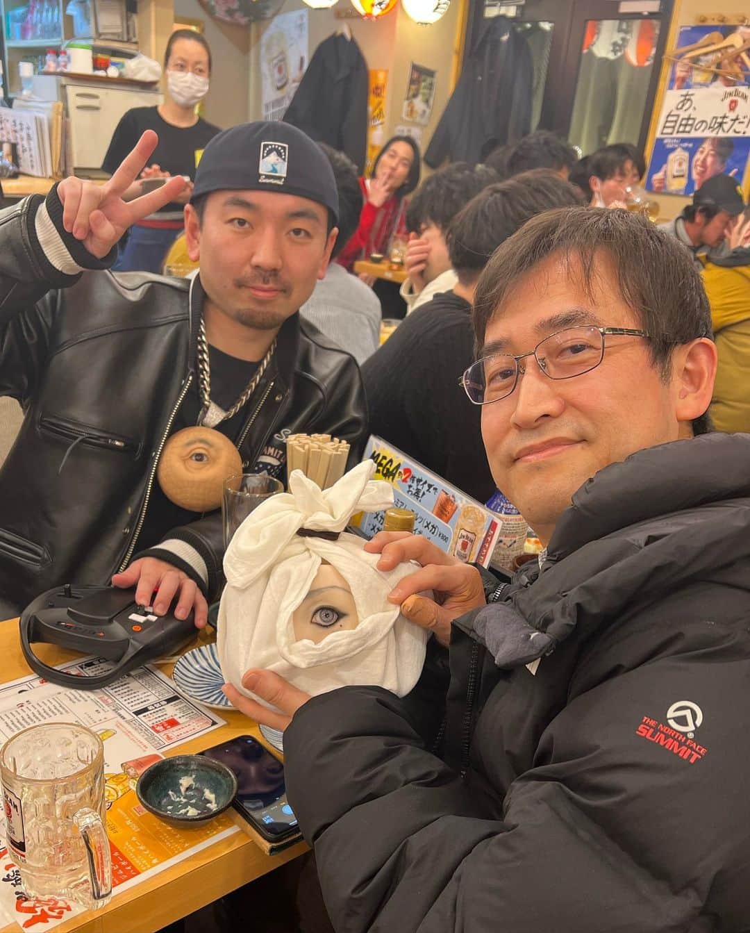 dooooさんのインスタグラム写真 - (dooooInstagram)「I'm so grateful to Junji Ito & Tomie🌻 伊藤潤二先生と飲み歩きさせて頂きました。富江の人肉アイテムも。とても素敵な時間を過ごせました。#junjiito」2月13日 21時00分 - doooo_cds