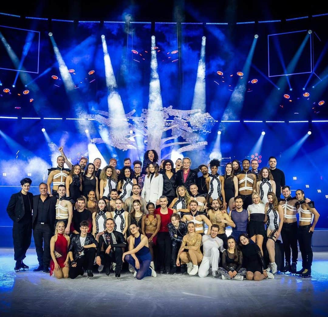 アンゲリーナ・クチヴァルスカのインスタグラム：「Thank you for this amazing experience. Thank you all for this wonderful tour ❤️ I'm glad I met such wonderful people 🙈 Will miss you all 🥺 Pangu Fighters Forever ♾️❤️」