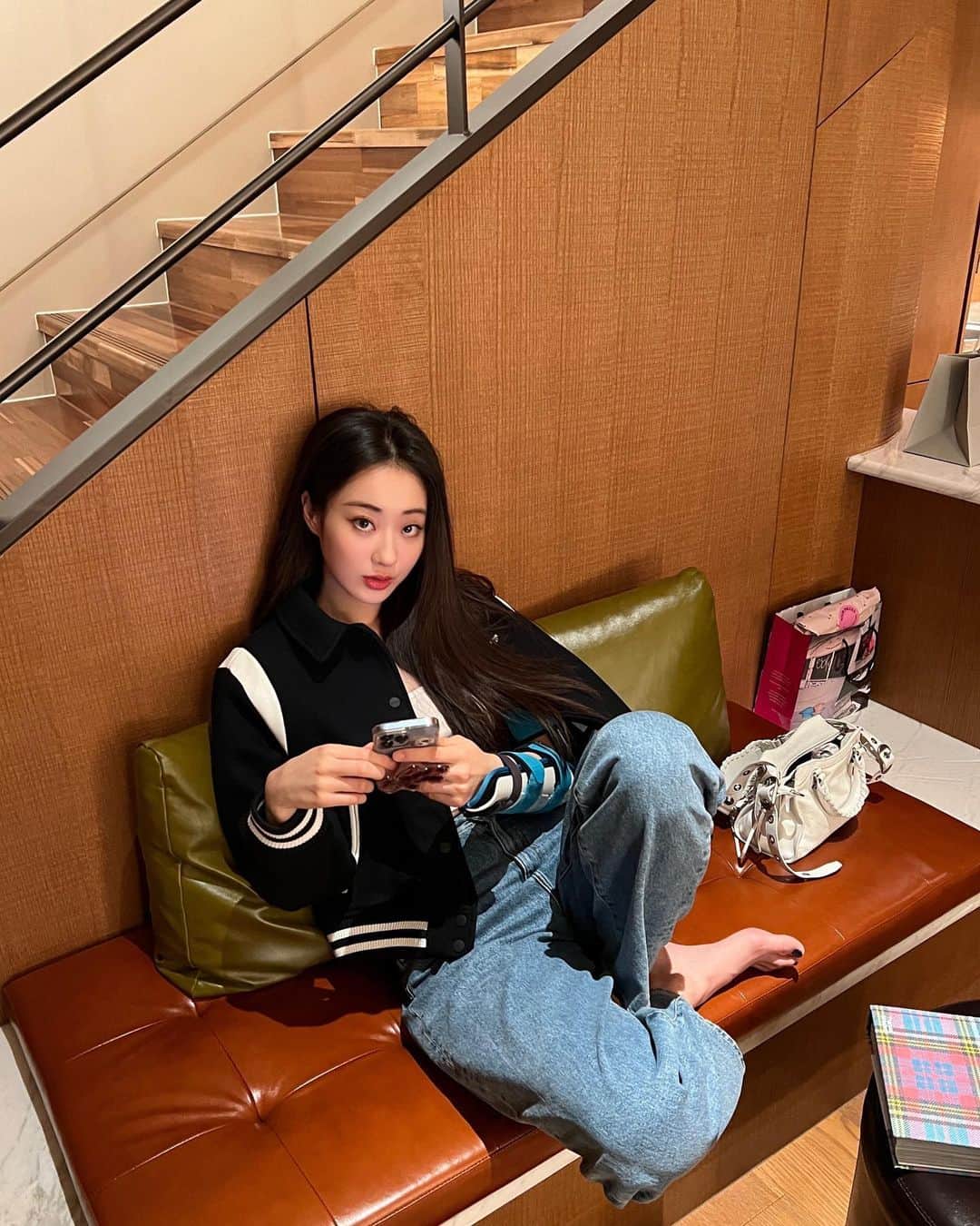 ギョンリ のインスタグラム：「#골절 아이언갱..🦾」