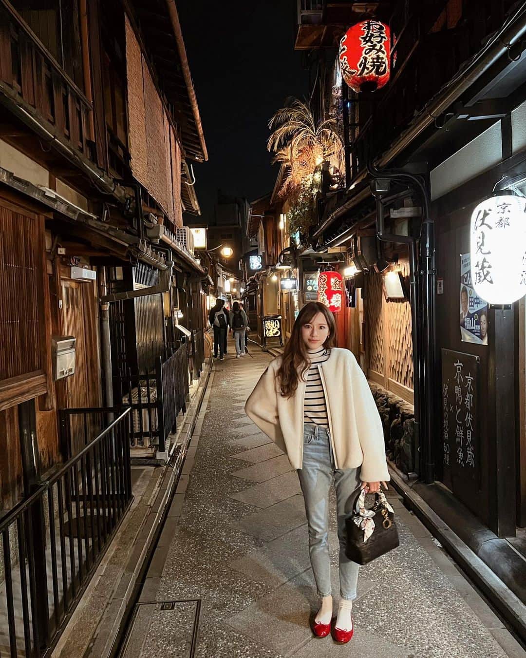 吉岡結紀のインスタグラム：「.   ダイスキな柚子鍋を食べに行った日🍲🍋♡ 　 #outfits #repetto #kyoto #京都 #先斗町」