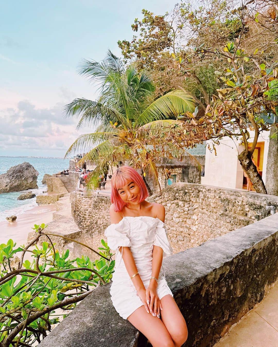 青山テルマのインスタグラム：「【時差ポスト】📍BALI - ホテル: @ayanaresort @ayanahotelsjp の新しく出来たAYANA SEGARAにalisaと行ってきたよ!!❤️🌴☀️本当に天国みたいなホテル。 ホテルから出なくても十分にバリを楽しめるオススメホテルなので、機会があったら是非行ってみてほしい!! @alisaueno のYoutubeのVLOG出てるので見てね🤍🤍🤍」