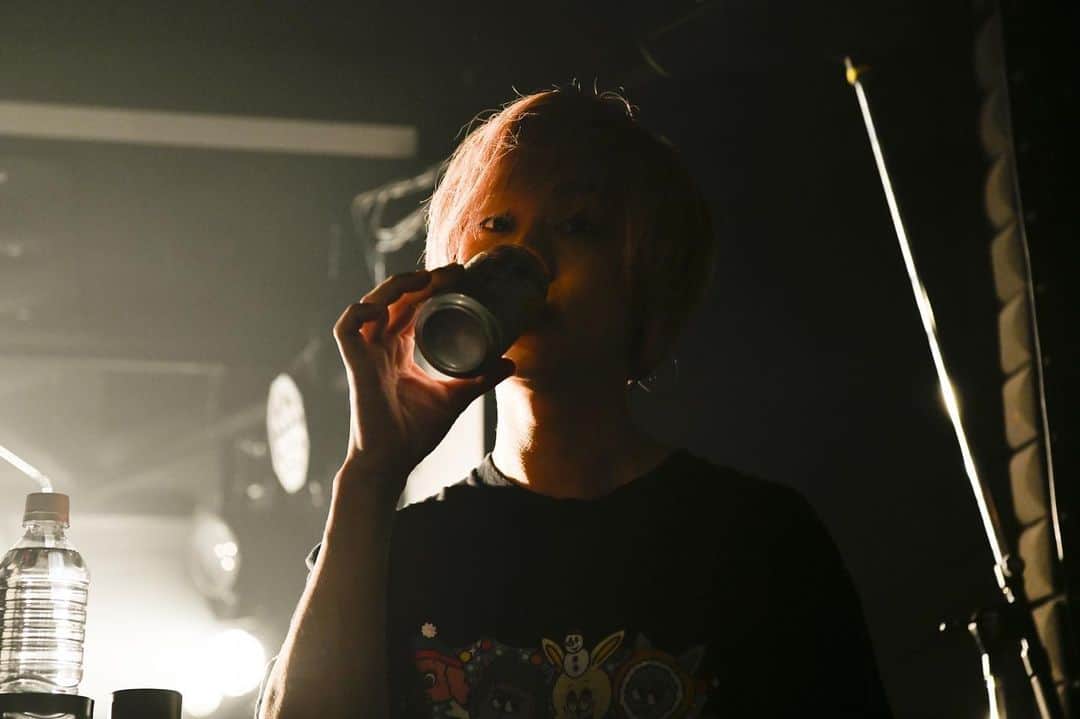 首藤義勝さんのインスタグラム写真 - (首藤義勝Instagram)「飲んでる？」2月13日 22時22分 - yoshikatsushuto
