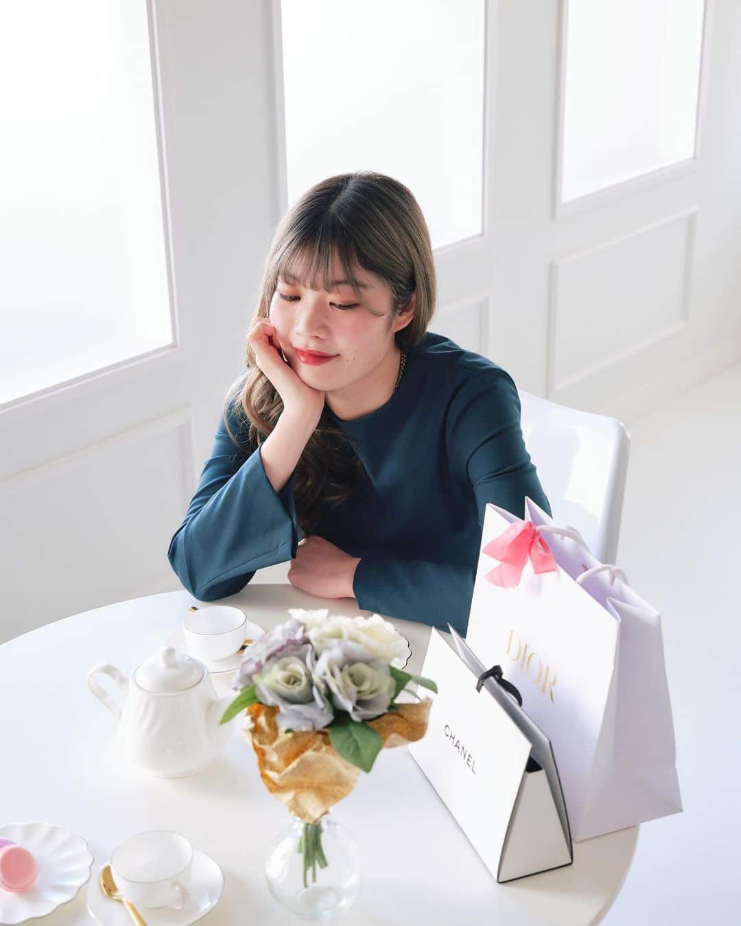 東京ベルエポック美容専門学校さんのインスタグラム写真 - (東京ベルエポック美容専門学校Instagram)「東ベルヘアメイク科2年生 卒業制作②  2年間学んだ技術力、表現力を 1つの作品として創り上げました😊  数人で1つのチームをつくり、作品のテーマを決め、テーマに合うモデルさんを探し、自分達の世界観を表現！  #ヘアメイク科 #作品撮り #東ベル #東京ベルエポック美容専門学校 #美容専門学校ベルエポック東京校 #美容学生 #美容専門学校  #美容学校  #美容垢 #美容師 #美容垢さんと繋がりたい#美容師なりたい#学生生活 #オープンキャンパス #美容師 #ヘアアレンジ #ヘアセット #ヘアメイク#アイリスト#アイデザイナー #ヘアメイクアーティスト #ブライダルヘアメイク #トータルビューティ#スタイリスト#エステティシャン #メイクアップアーティスト #東京ベル #ljk #sjk #fjk #高校生男子  --------------- 『東ベルパンフレットのご請求/オープンキャンパス予約』こちらから💁‍♀️💁‍♂️ @tokyo_belle」2月13日 22時49分 - tokyo_belle