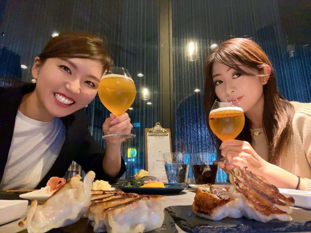 青木茉里奈のインスタグラム：「大好きなもっちーと🥂 尊敬する先輩。 束の間のリラックスタイム。 ちょっとした時間でも会えるって嬉しい。」