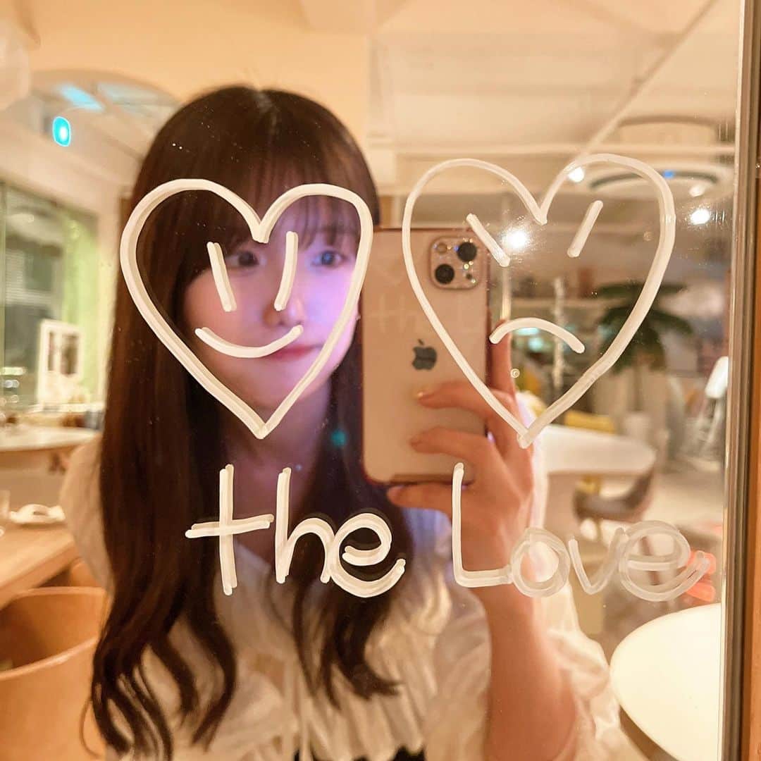 のインスタグラム：「🤍🤍🙂☹️」