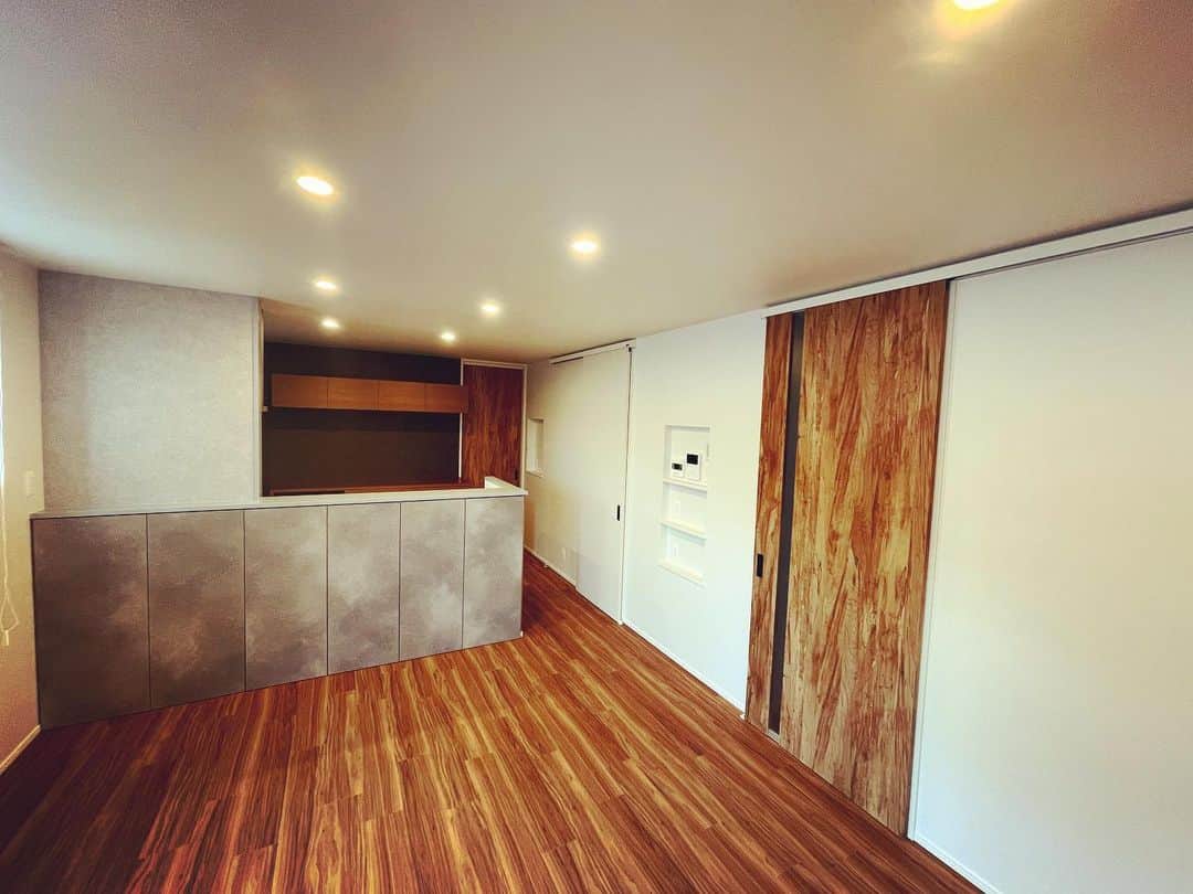 株式会社大和建設のインスタグラム：「施工例  #リビングルーム#livingroom #家#いえづくり #home #建築#マイホーム#大和建設#高知」