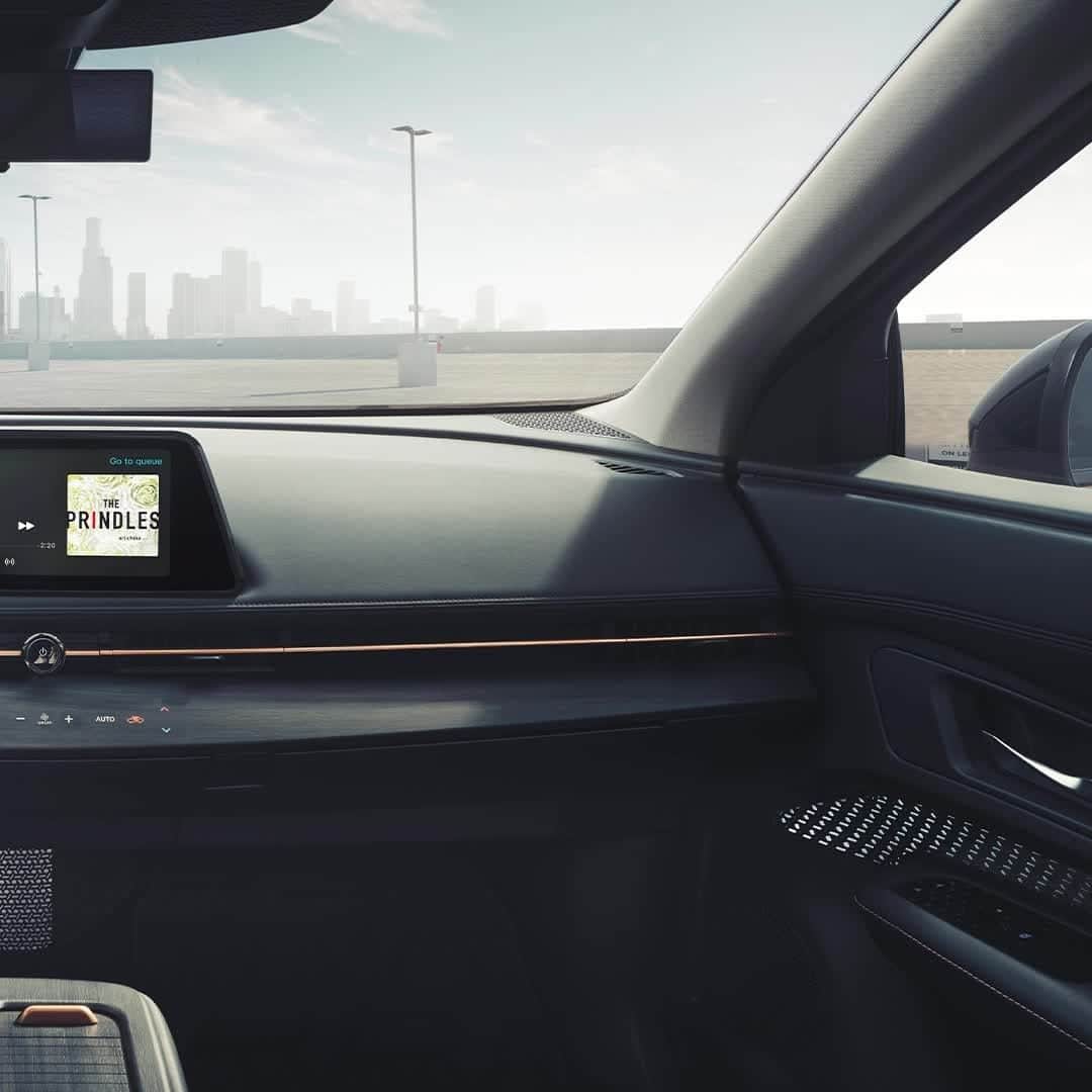 Nissan USA Official Instagram accountのインスタグラム：「Powerfully beautiful from every angle. #NissanARIYA」