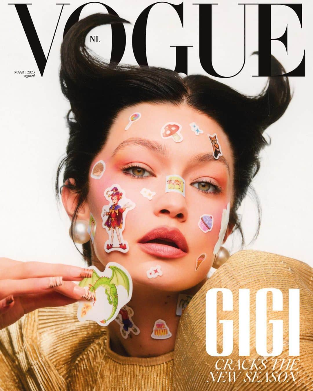 Carolina Gonzalezさんのインスタグラム写真 - (Carolina GonzalezInstagram)「🍄G I G I🍄 MARCH 23 @nlvogue  Interview by @yeliz_cicek  Photography & Creative Direction @lilmami_lani  Fashion Direction @lindagumusgerritsen  Stylist @nancysteemanstyling  Set Design @_coopervasquez_  #makeupCarolinaGonzalez  #CGonzalezBeauty  assisted by @euphoricdiana  Hair @panosphair  assisted by @harleydoeshair  Nails @nailsbymei」2月14日 5時25分 - cgonzalezbeauty