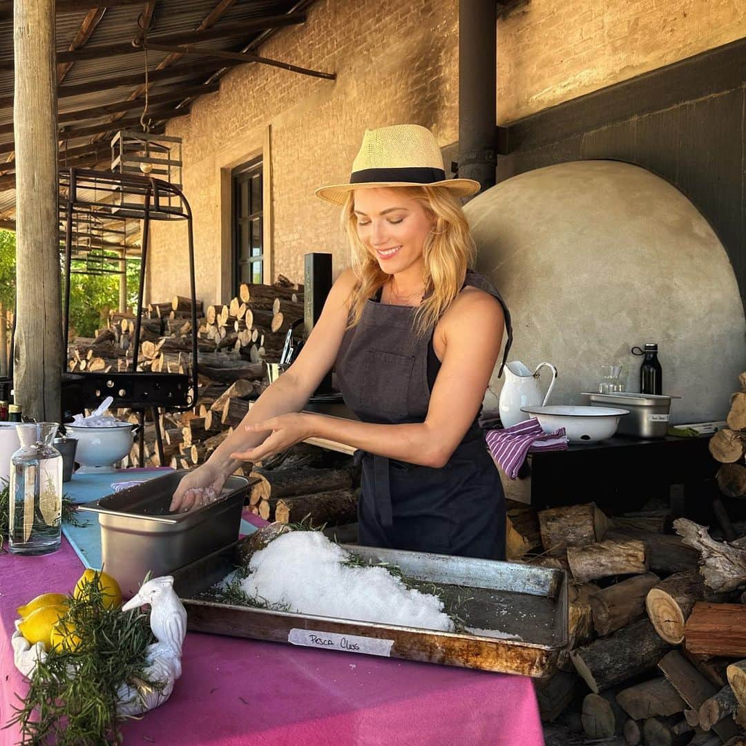 キャサリン・ウィニックのインスタグラム：「Eating is a necessity, but cooking is an art. Picking up a few tips at the one and only Uruguay’s @francismallmann Garzón restaurant. Yep, it really IS in the middle of nowhere! 🇺🇾」