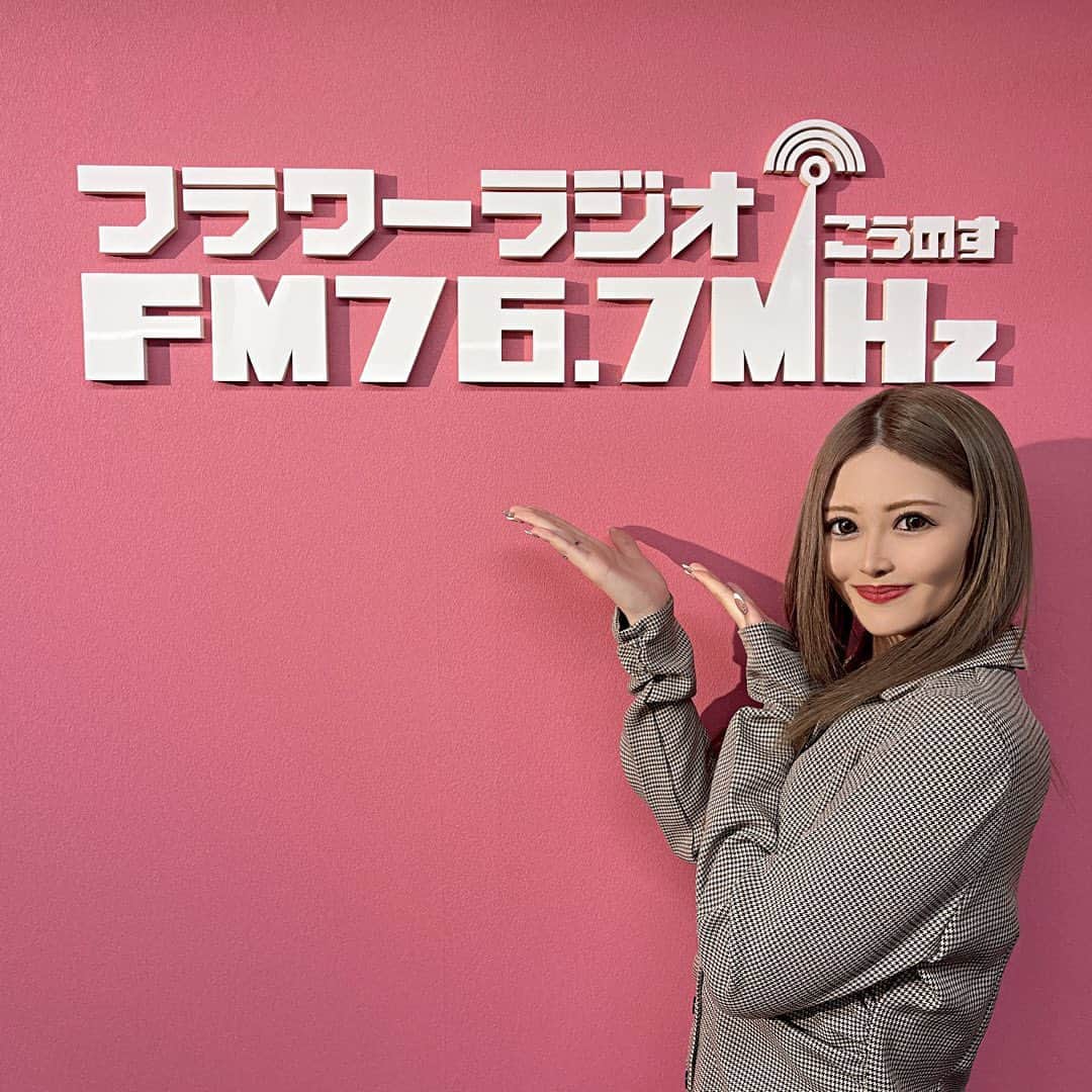 MIURAMAIのインスタグラム：「色んなことを 経験させていただいて 生まれてきてよかったと 思える毎日です♥️  支えてくれてる全ての方へ ありがとうございます⭐️  #フラワーラジオ #17ライバー」