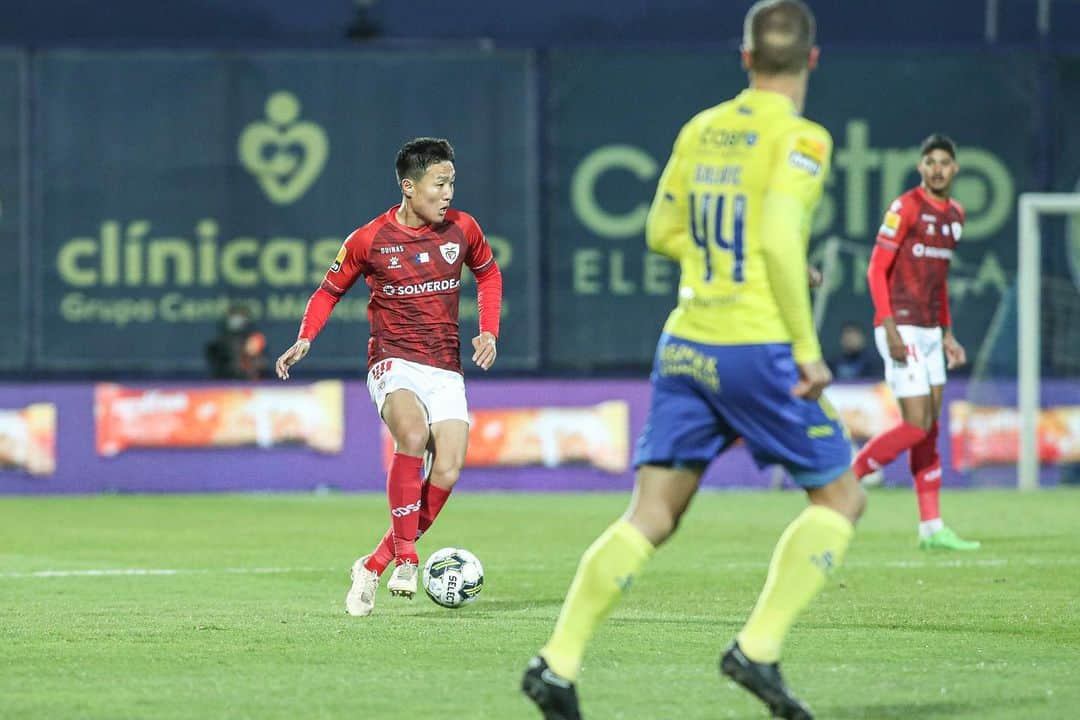 三竿健斗のインスタグラム：「vs Arouca 0-1  #kentomisao #三竿健斗 #portugal #ポルトガル #cdsantaclara #cdサンタクララ  #pontadelgada #ポンタデルガダ」