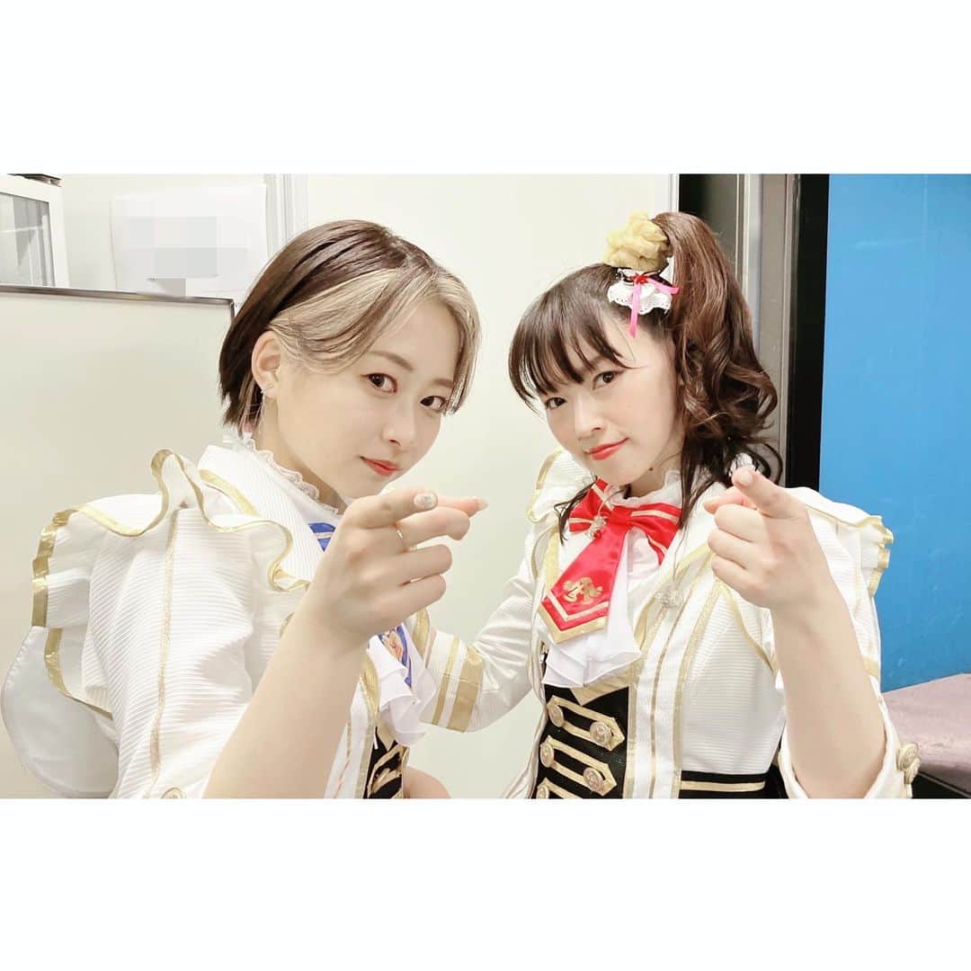 河瀬茉希のインスタグラム：「皆様と…！  なかなかタイミングが合わず（そして勇気も足りず）全員と、というのは難しかったけれど、 声をかけてくださった皆さん本当にありがとうございました！！！ 嬉しい…  終演後に撮影したものはエクステ取っちゃっててショートです🤣  他にも一緒に撮影してくださった方々もいますが、ひとまず送っていただいた写真を！」