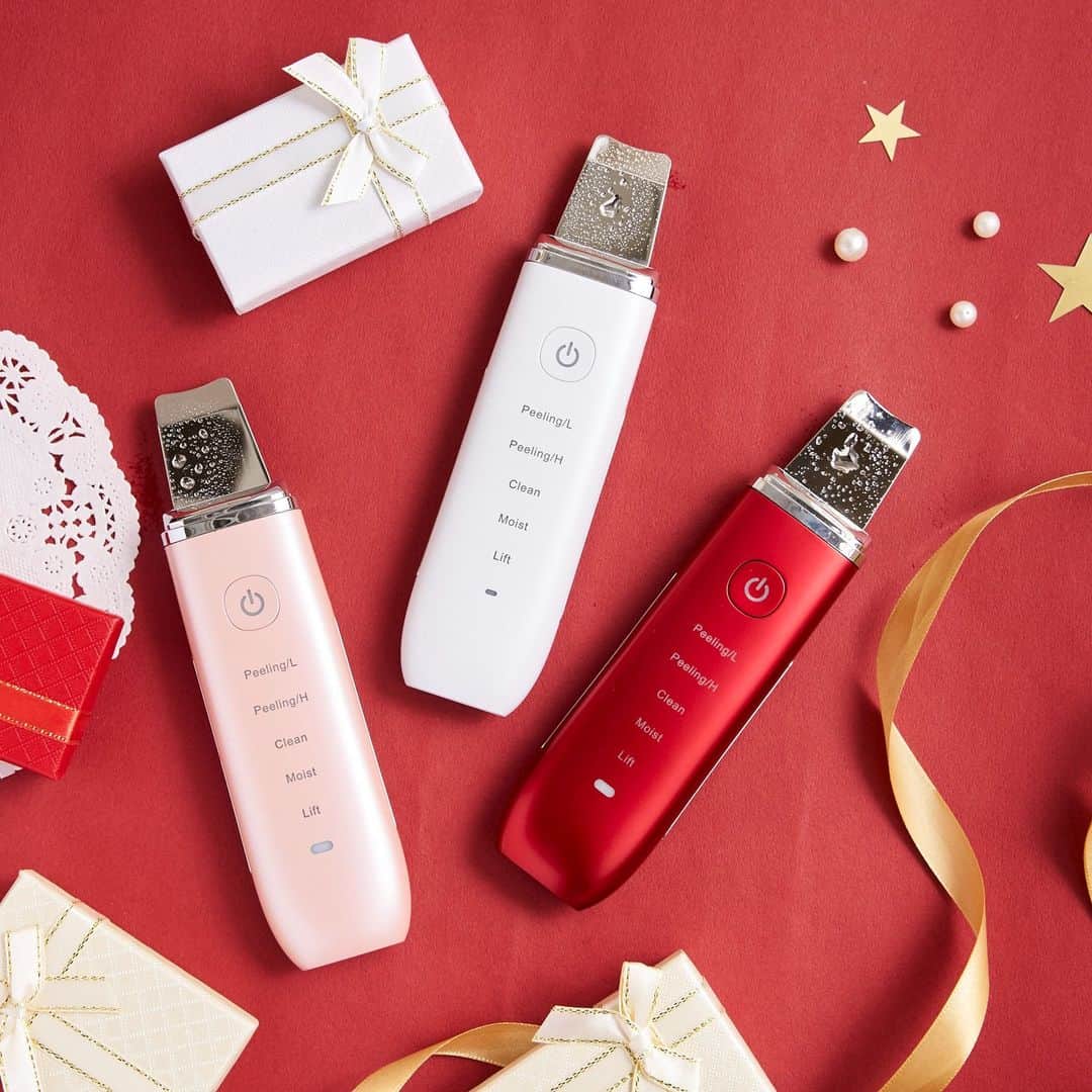 COSBEAUTY(コスビューティー)のインスタグラム：「\バレンタインにご自分へのギフト選びはいかかがですか/   寒気が続いて肌表面がゴワつき、化粧水が浸透しない。。 そんな時はウォーターピーリング、市販のピーリングトナーパッドを使って浸透スタンバイＯＫな肌の状態を是非つくってみてくださいね♡  \\\\\楽天限定 SALE情報///// アクリアルピーリングプロＥＸマットピンク　25%オフ 本日23時59分まで★★  #cosbeauty #コスビューティー  #アクリアルピーリングプロex #美容 #beauty #ピーリング #エステ #エステサロン #クリニック #美容液 #beautytips #ニキビケア #ニキビ #毛穴ケア #花粉症 #花粉 #素肌 #ナイトルーティン #バスタイム」