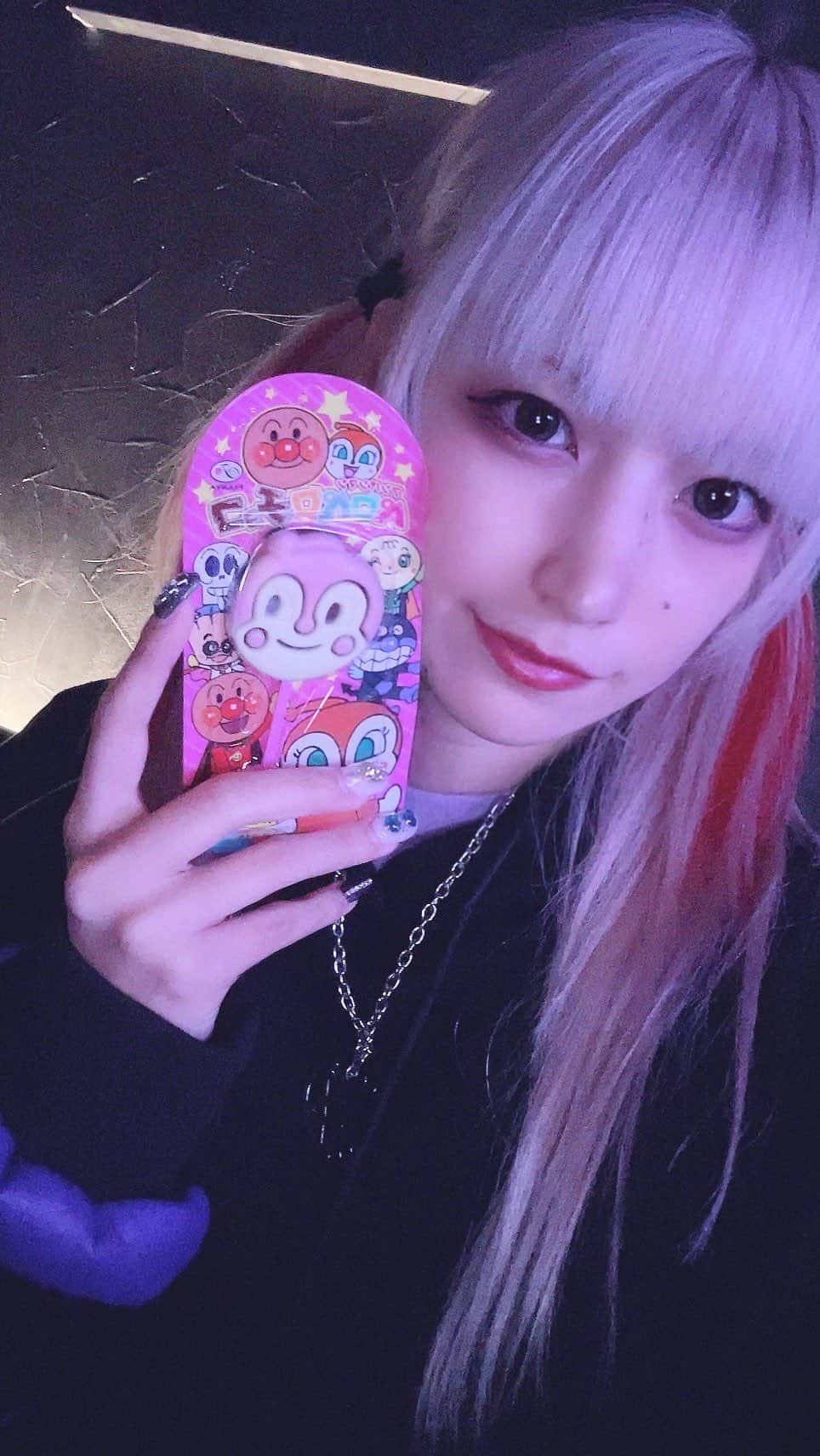 のインスタグラム：「はっぴーばれんたい🧸‪🤎  #chocolate #valentineday #🍫  #メイク #アイドル #コスプレイヤー  #コスプレイヤーさんと繋がりたい #コスプレ  #カメラマンさんと繋がりたい  #被写体 #角色扮演 #闇属性 #サブカル #派手髪  #fashion #cosplay #cosplaygirl #cosplayer #kawaii #cyberkawaii #japanesegirl #japanesecosplay #japanesecosplayer #anime #photography  #follw #followｍe #idol #artist #model」