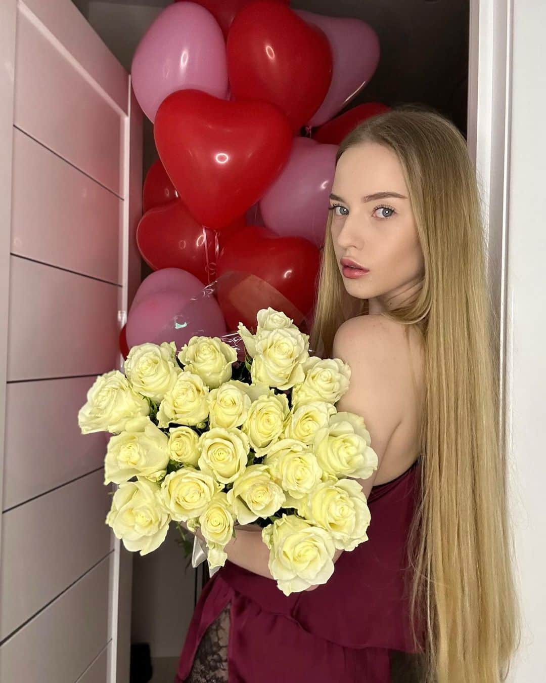 のインスタグラム：「И нам тут любить никто не запретит」