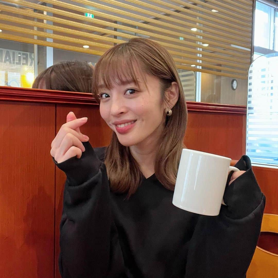 神部美咲のインスタグラム：「Happy valentine's day💓🍫  いつも応援してくださるみなさんに 愛を込めて🫶🤎  いつもありがとうございます♪♪」