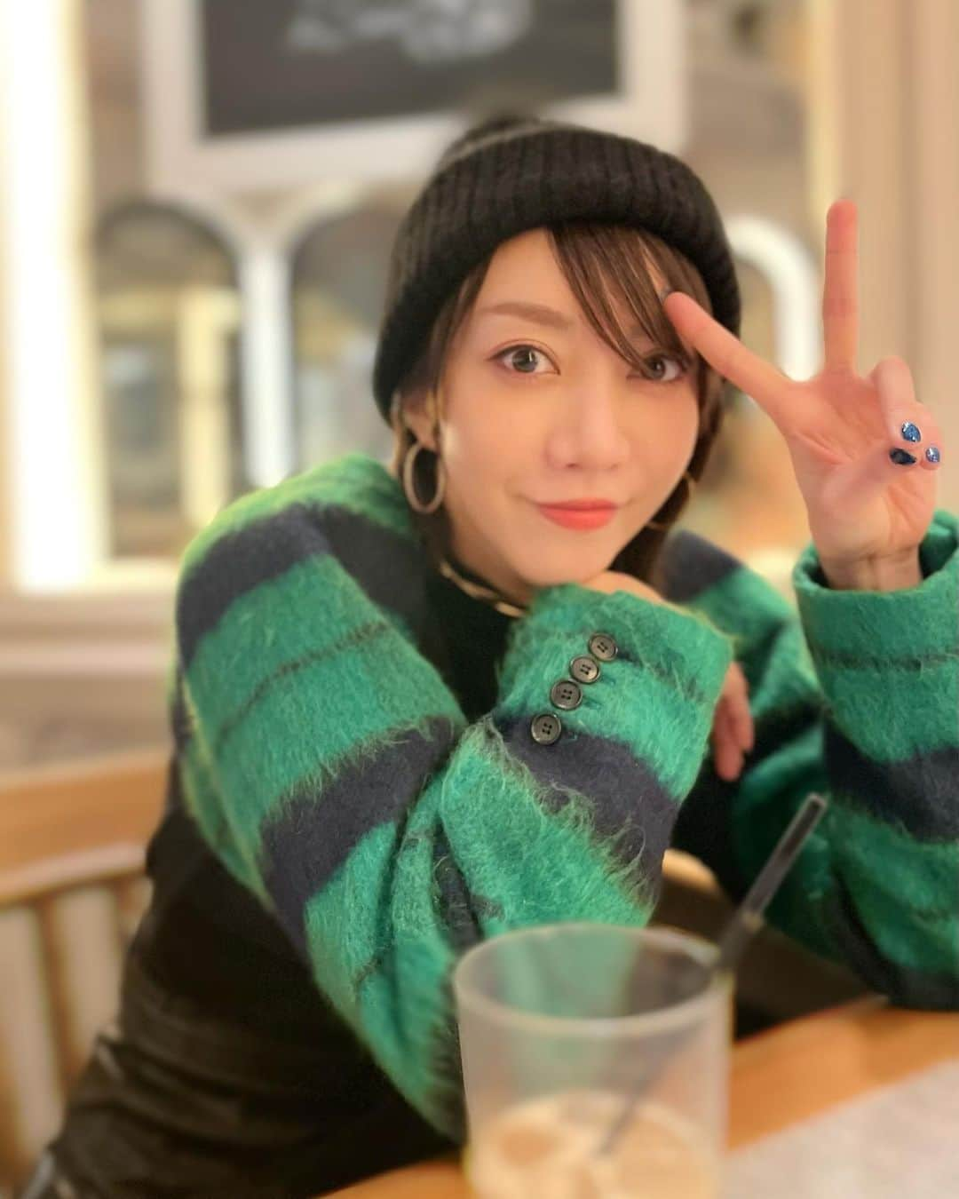 美弥るりかのインスタグラム：「. Happy Valentine’s day💚 残り時間も素敵な１日を！  #222postだ😋」