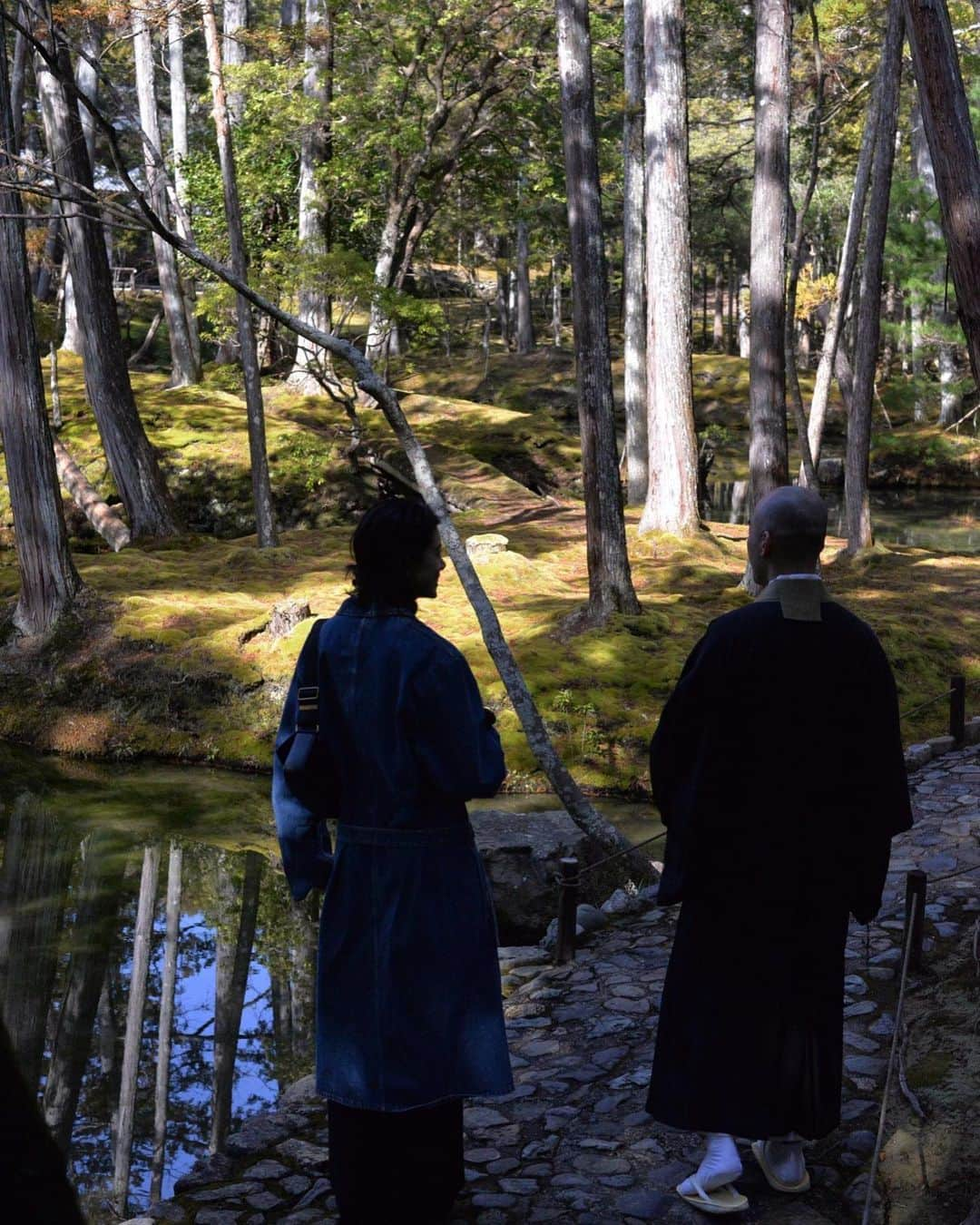 森星さんのインスタグラム写真 - (森星Instagram)「flow.  Koke temple @saihoji_daily   苔寺として親しまれていて、 世界遺産でもある、西芳寺。  静寂の中に、流れる生。 あらゆる足跡が共存する、 この流れに身を委ねていたい🦋」2月14日 12時12分 - hikari