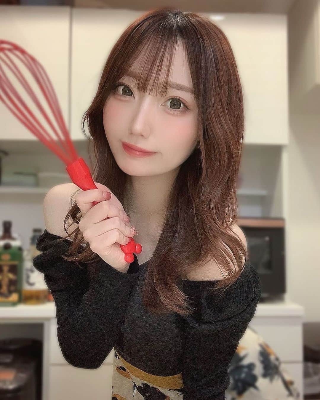 柳田なつみのインスタグラム：「ハッピーバレンタイン🐶🍫 ・ ・ #バレンタイン　#バレンタインデー　#エプロン」