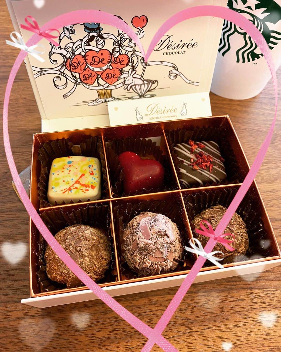 相沢紗世のインスタグラム：「Happy Valentine's Day💕 #desiree #貰えて嬉しい#ありがとう❤️」