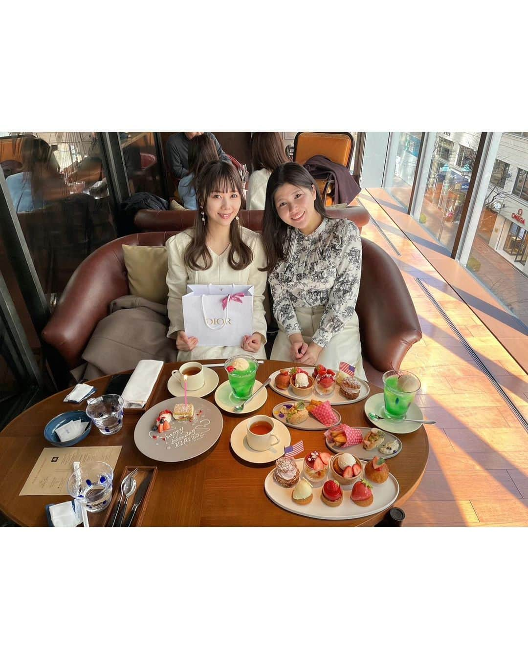 西村季里子さんのインスタグラム写真 - (西村季里子Instagram)「・  ハイアットセントリック銀座の いちごのアフタヌーンティー🍓  誕生日のお祝いしてもらいました🎂  ほーーーんとにどれも美味しかった🥺❤️  #hyattcentric#hyattcentricginza  #ハイアットセントリック銀座  #centric銀座#セントリック銀座  #afternoontea#strawberryafternoontea  #アフタヌーンティー#アフヌン #女子会#銀座女子会#sweets」2月14日 13時33分 - kiriko_nishimura