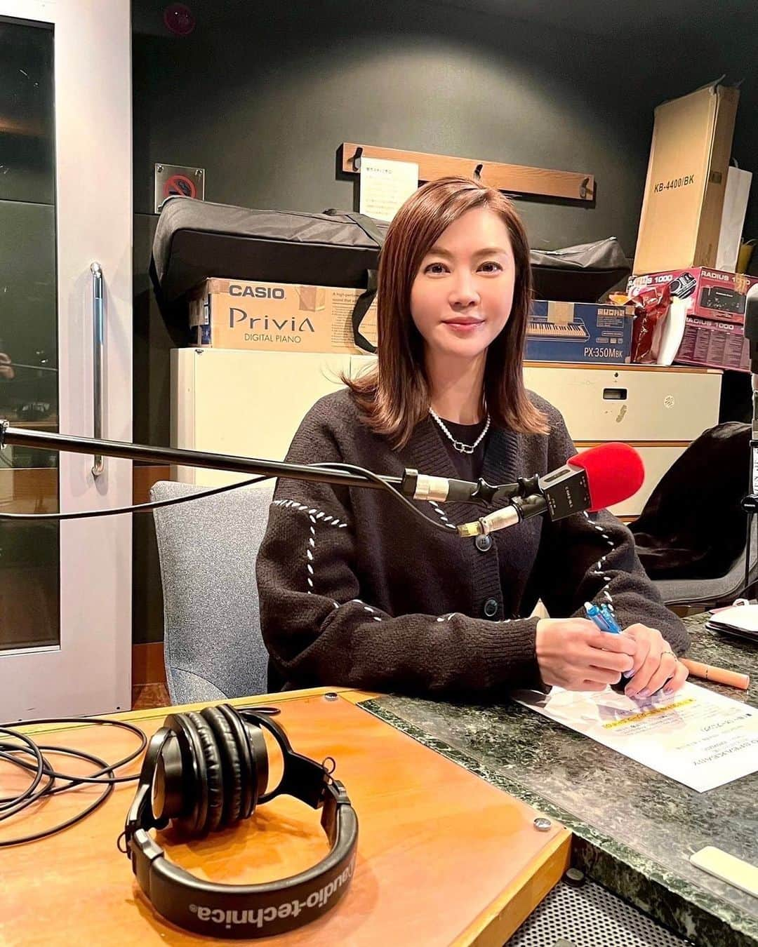 観月ありささんのインスタグラム写真 - (観月ありさInstagram)「本日2/14 25:00〜26:00 TOKYO FM「TOKYO SPEAKEASY」 出演致します📻！！  テレビ東京系「ダ・カーポしませんか？」でもご一緒のHey!Say!JUMP 伊野尾慧くんと2人でガチトークしてきました😆  ダ・カーポのドラマのお話はもちろん、 撮影の裏話も盛り沢山です！！ 裏話盛り上がりすぎました..🤣  是非お聴きくださいね🤗✨  #TOKYOFM #speakeasy #radiko #テレビ東京 #ダカーポしませんか #秋元康 さん #HeySayJUMP #伊野尾慧 くん #観月ありさ」2月14日 14時06分 - alisa_mizuki