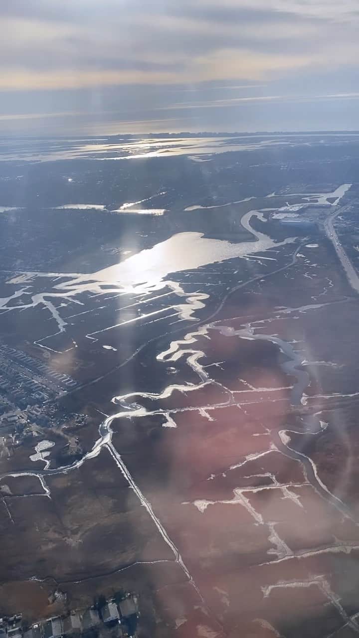 雅-MIYAVI-のインスタグラム：「Happy Valentine’s Day  🛩 @americanair」