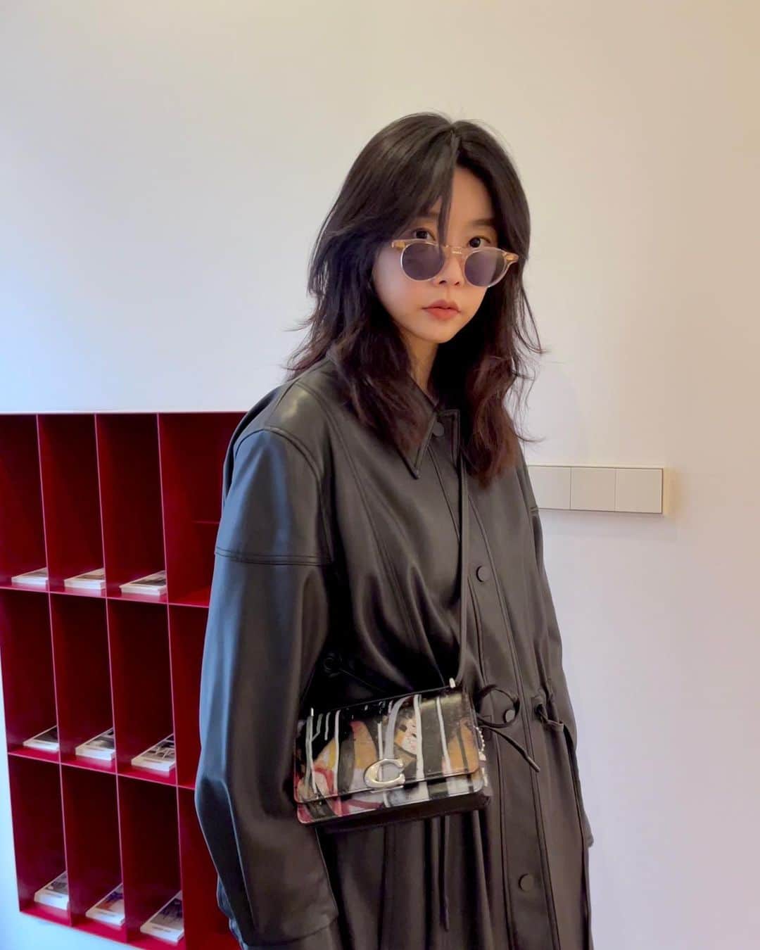 ソジン のインスタグラム：「나 요즘 컬러 좋아,  공간에서도, 소품들도 ,」