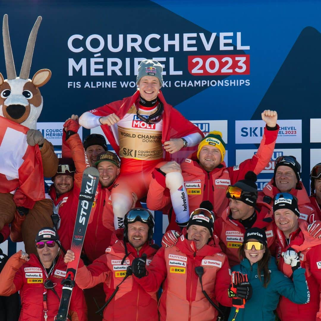 Descenteのインスタグラム：「Now here are the heroes of the Swiss Ski Team!  We are moved by your great performance in the 2023 FIS World Alpine Ski Championship!  Thank you!  #marcoodermatt  #swissskiteam  #corrinesuter  #jasmineflury  #courchevel」