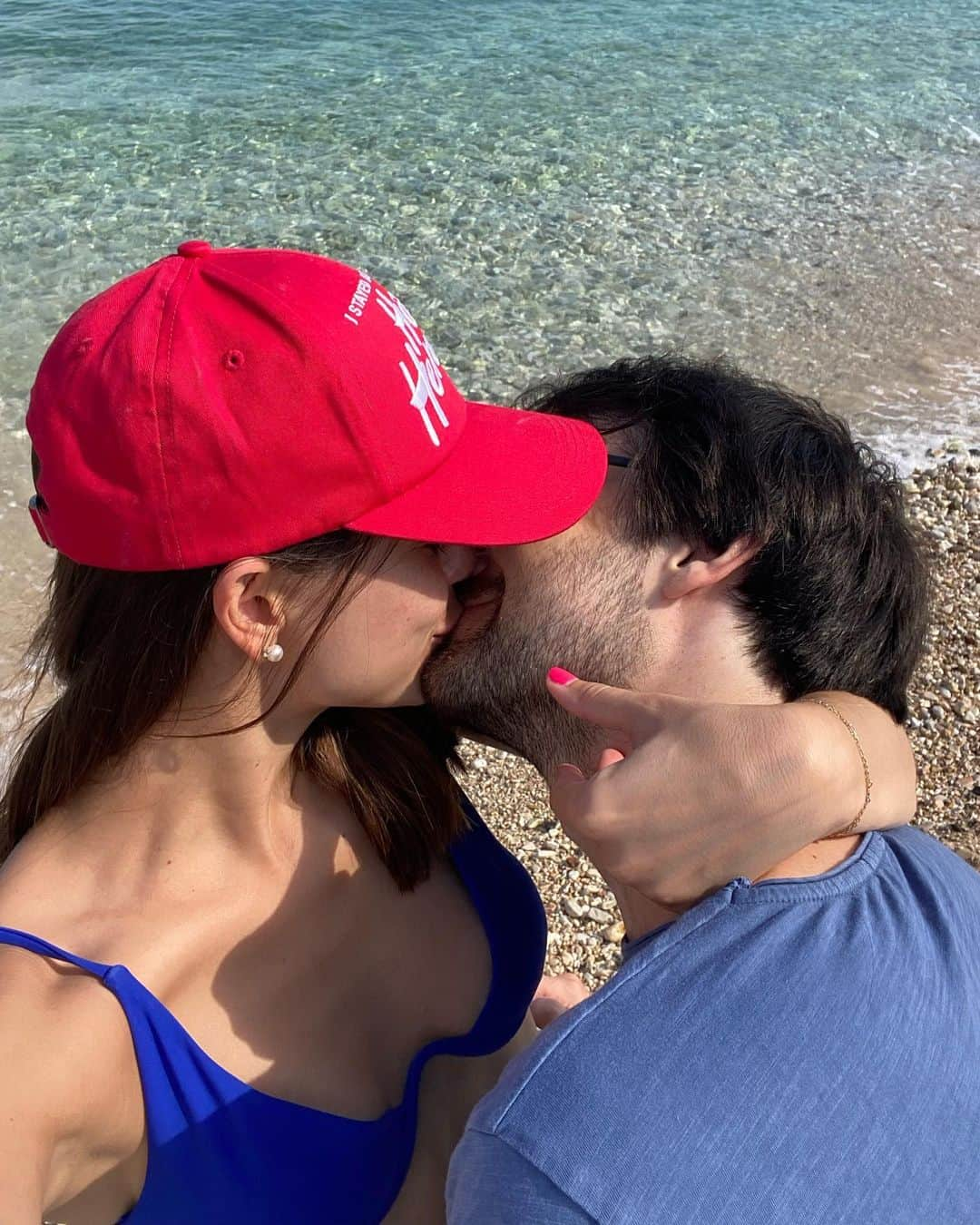 フェデリカ・テスタのインスタグラム：「Circondati d’amore, è sempre la scelta giusta 💗 #buonsanvalentino❤️」