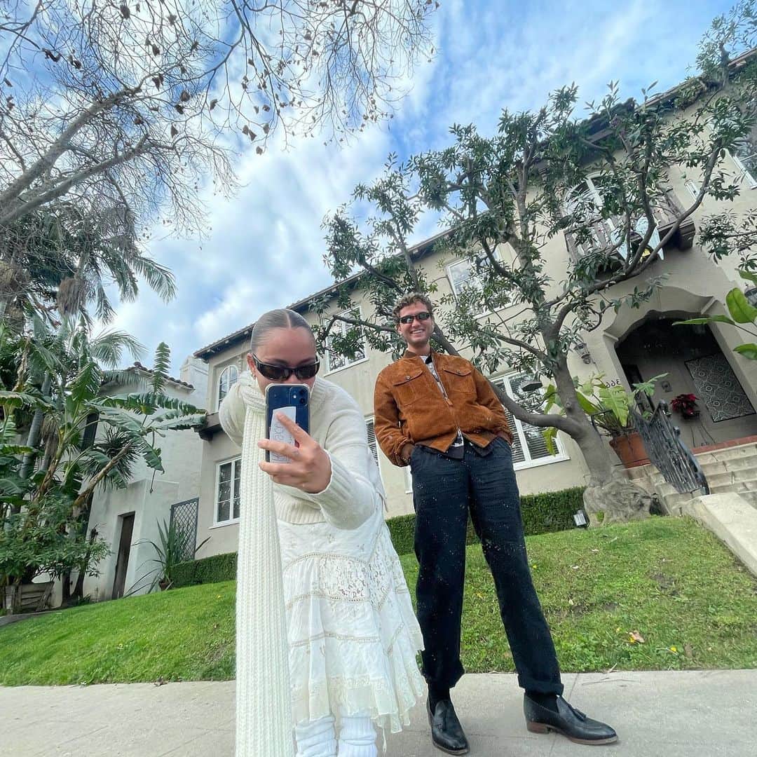 ラファティ・ロウのインスタグラム：「TruE RoManCe 🌹」