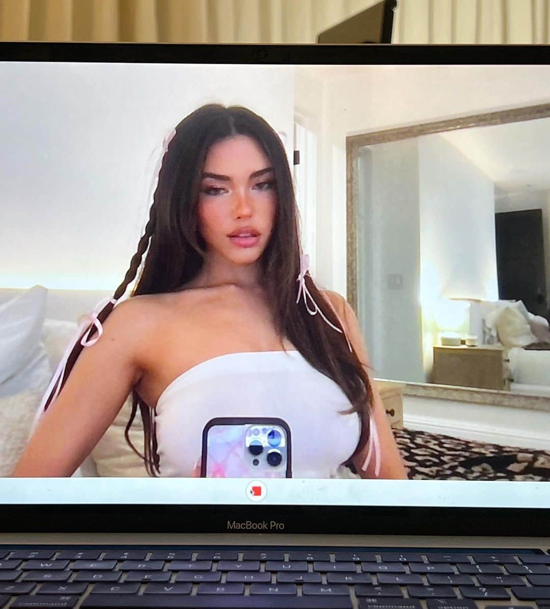 マディソン・ビアーさんのインスタグラム写真 - (マディソン・ビアーInstagram)「(｡♡‿♡)」2月15日 4時34分 - madisonbeer