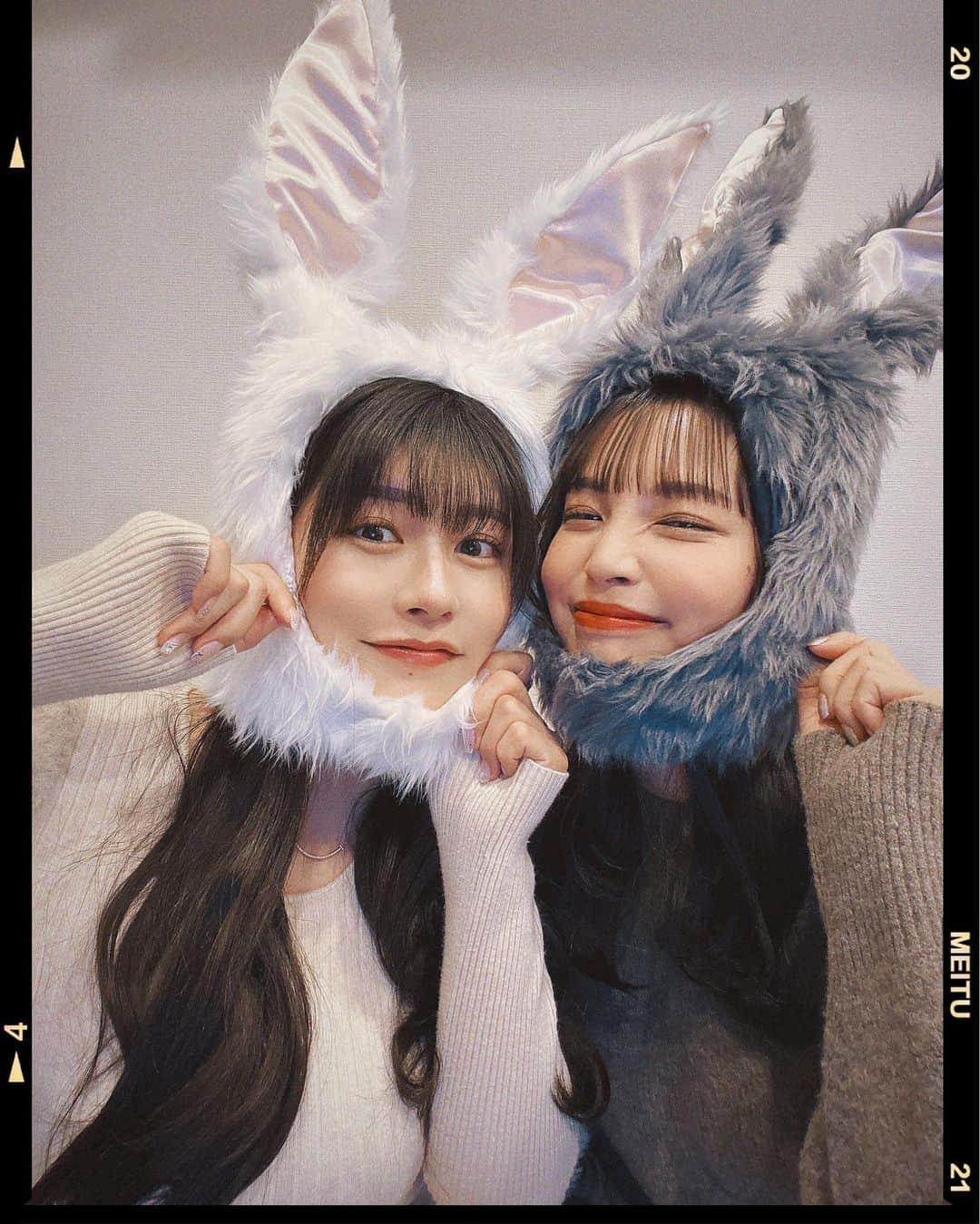 のインスタグラム：「ツーショット🐰🐰♡ ののさん！来週会うんだー(˶ᐢᗜᐢ˶)  #selfie #うさぎ #よしのの #双子コーデ」