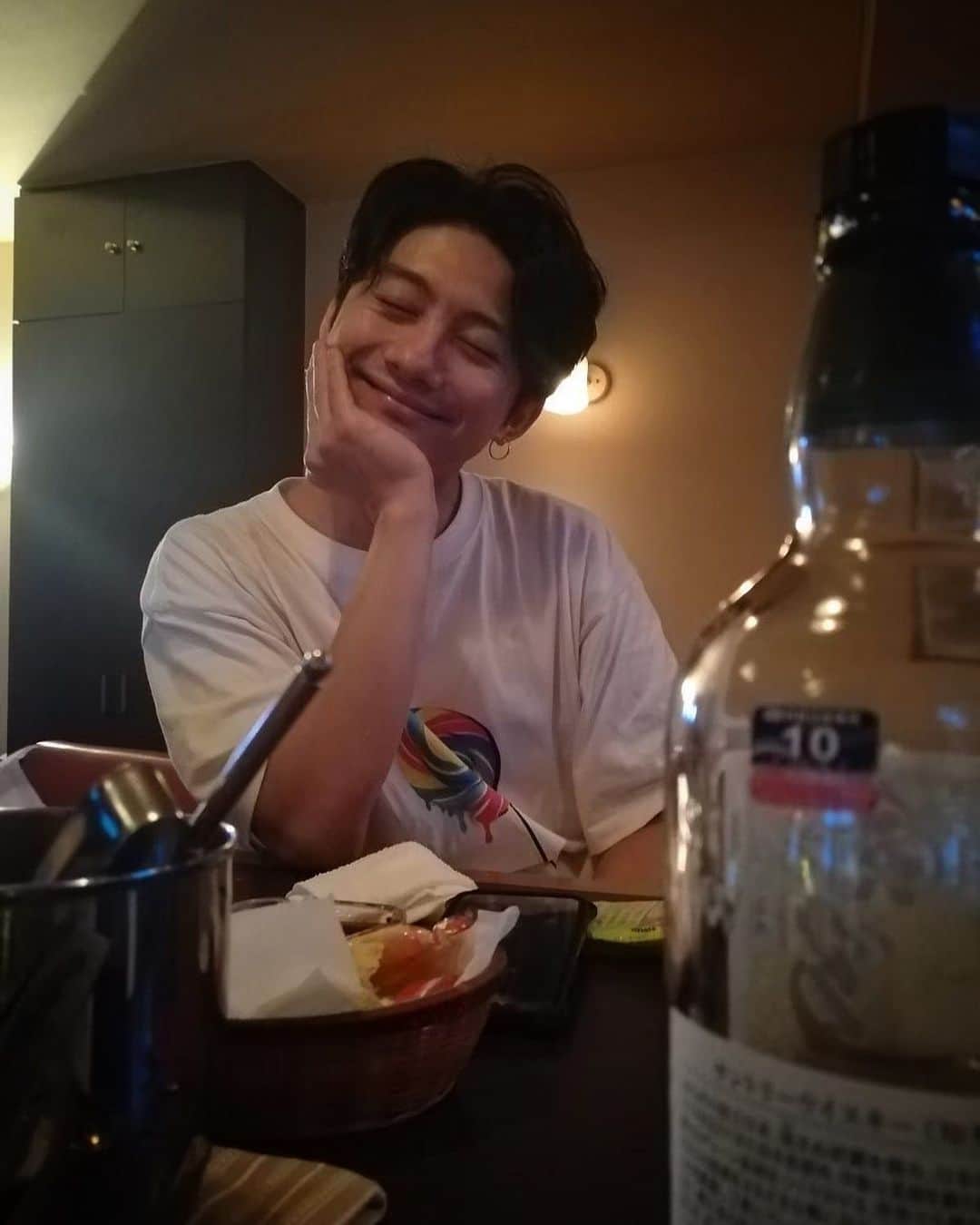 松浦司のインスタグラム：「Happy valentine Smile♡  #happybirthday #ハッピーバレンタイン #Smile#笑顔 #サラリーマンナイトフィーバー」