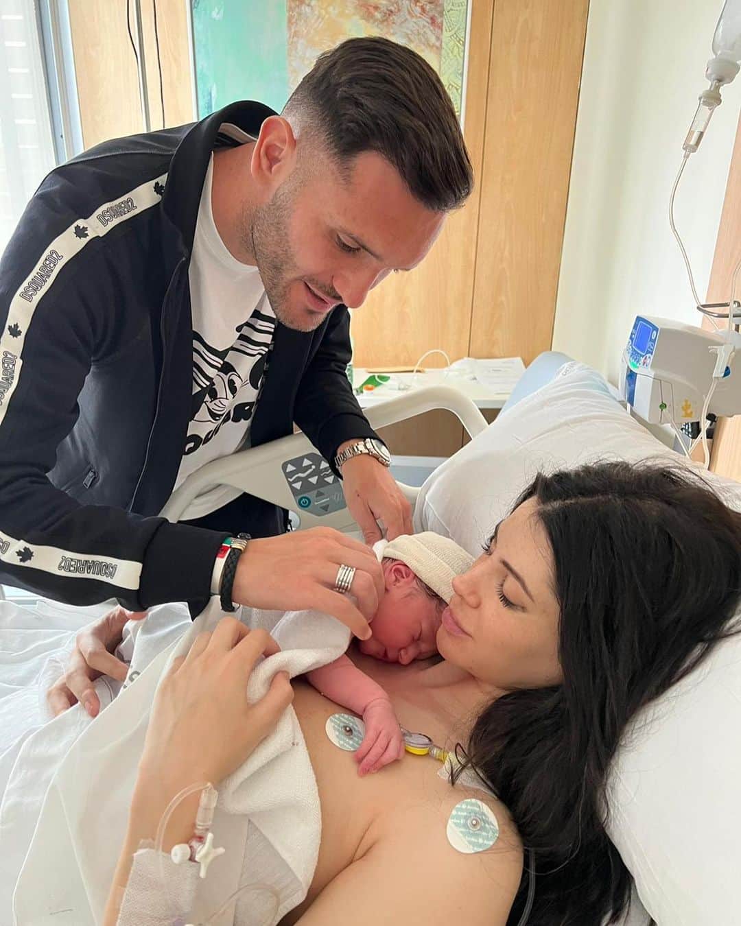 ルーカス・ペレスのインスタグラム：「♥️BIENVENIDO IRVIN❤️ 14/02/2023👶🏻」