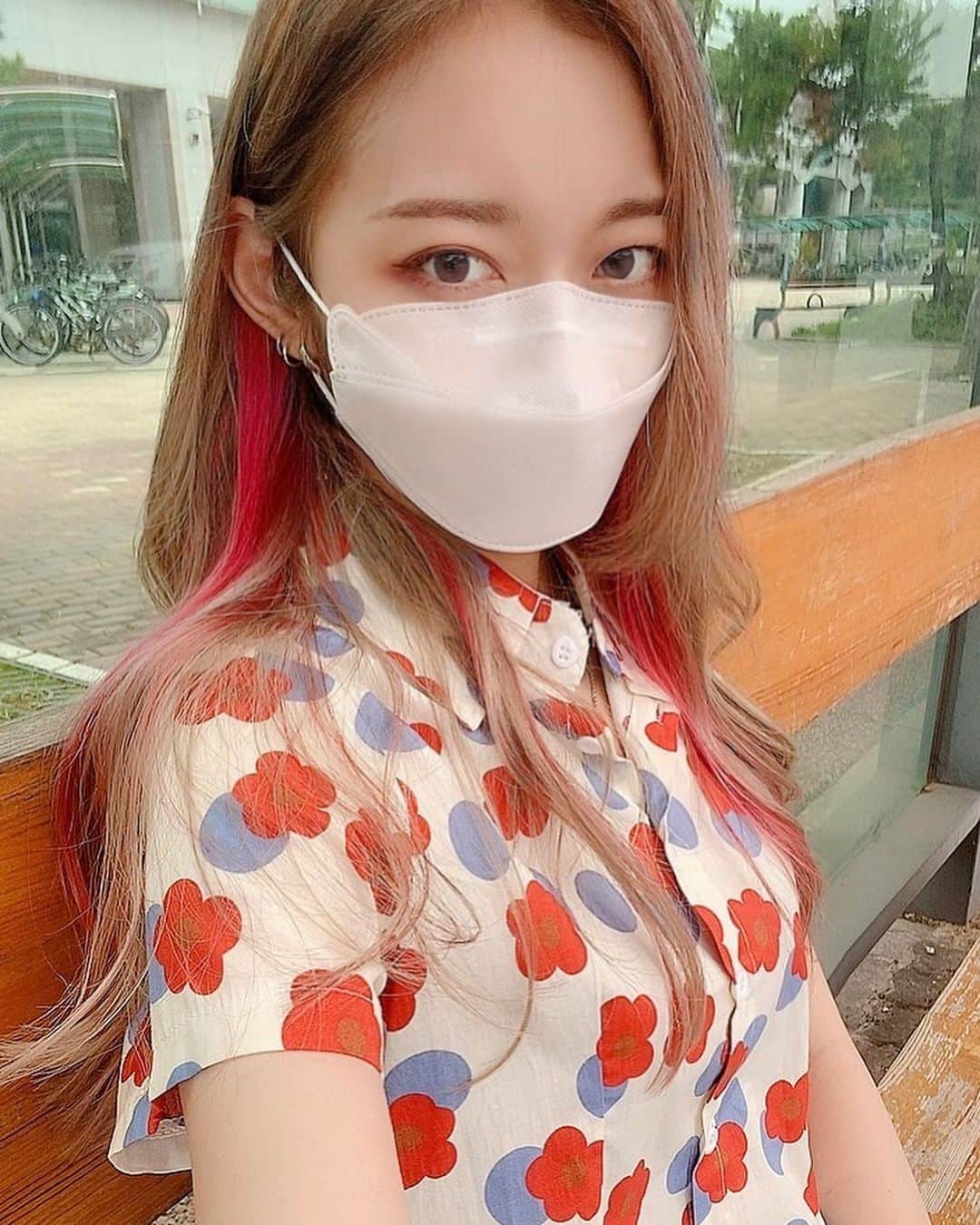 かおるさんのインスタグラム写真 - (かおるInstagram)「いろんな髪色したねぇ(1枚は加工)」2月14日 21時58分 - kaoru91819