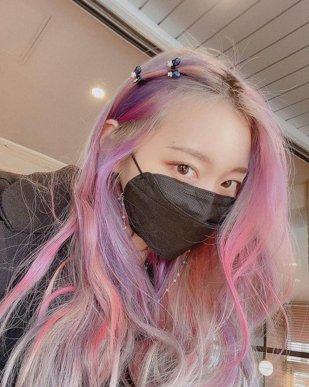 かおるさんのインスタグラム写真 - (かおるInstagram)「いろんな髪色したねぇ(1枚は加工)」2月14日 21時58分 - kaoru91819