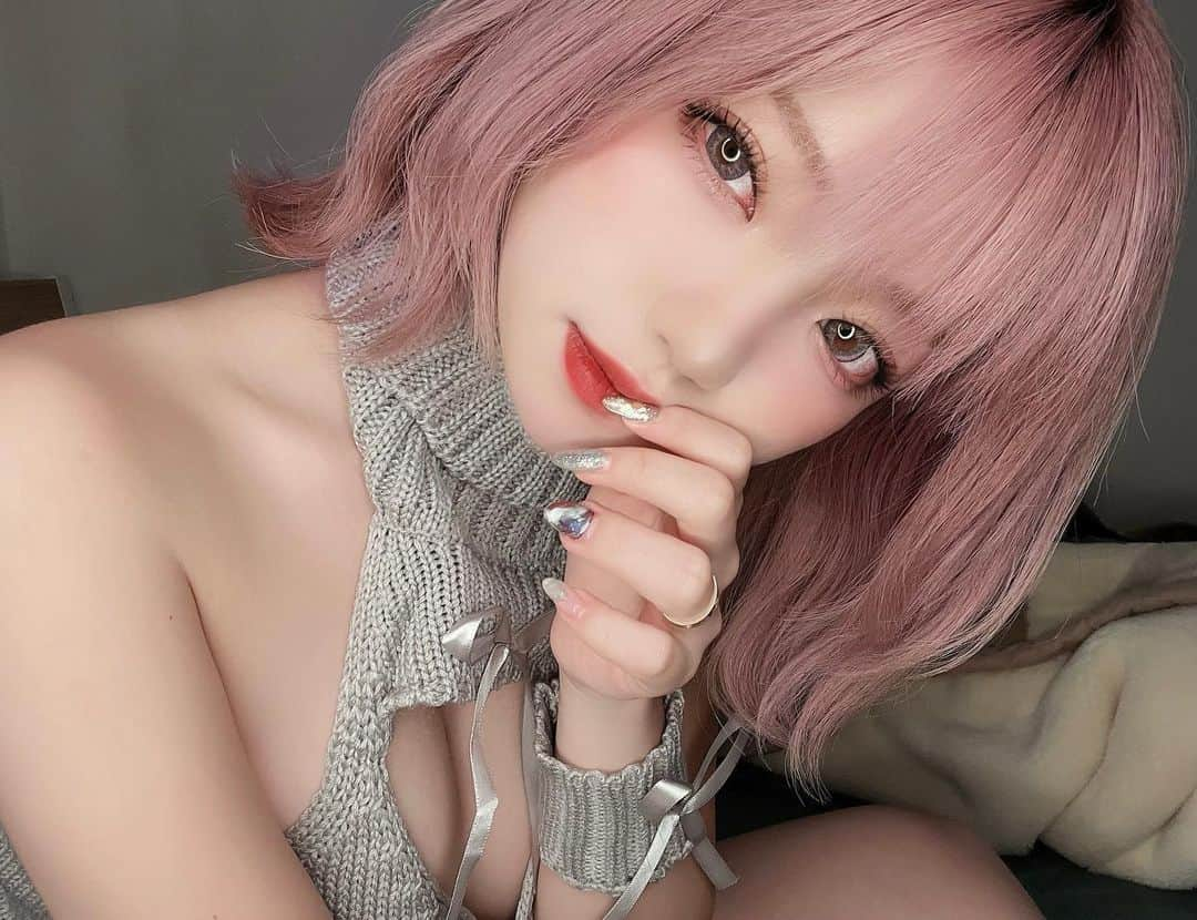 みきでりのインスタグラム：「𝓑𝓮 𝓶𝔂 𝓥𝓪𝓵𝓮𝓷𝓽𝓲𝓷𝓮💗💋」