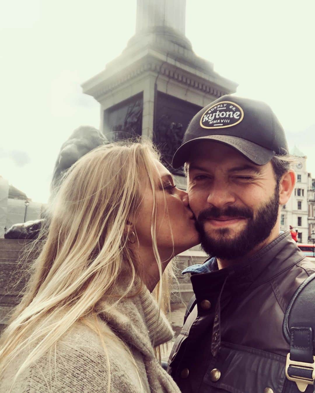 シグリッド・アグレンのインスタグラム：「My forever Valentine @tommy.clarke I love you ❤️」
