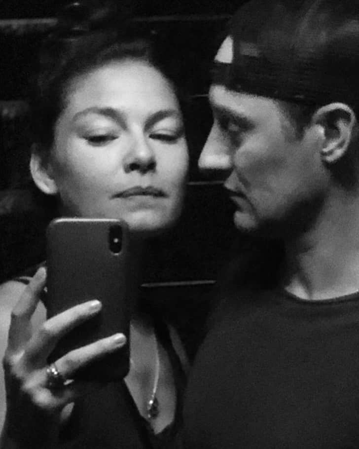 ジョシュ・スチュワートのインスタグラム：「love day everyday darlin @alexakdavalos」