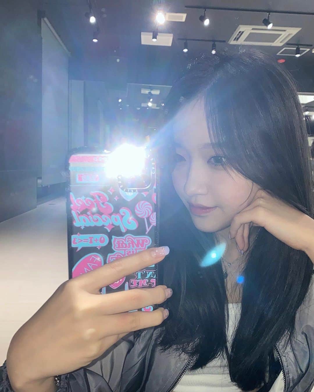 山内若杏名のインスタグラム：「@casetify さん🤍✨ ステキなコラボiPhone caseありがとうございます！！♡ なつかしのYES or YES ~🤭  #CASETiFY #TWICExCASETiFY #TWICE @twicetagram @CASETiFY_JP」