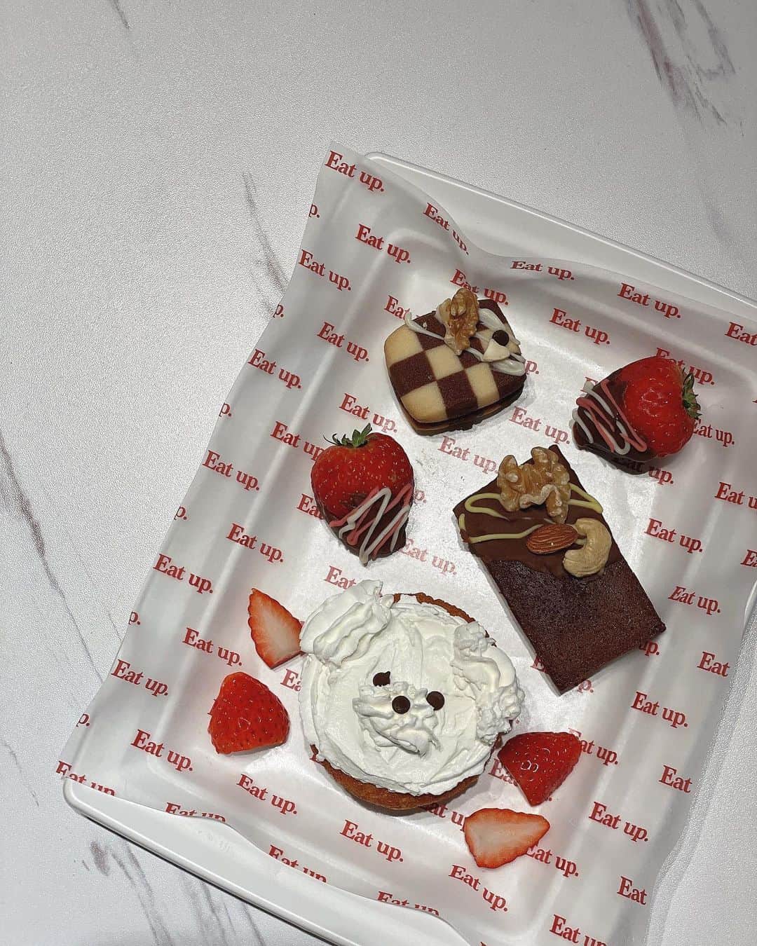 藤田かんなさんのインスタグラム写真 - (藤田かんなInstagram)「🍫  もう終わってしまいますが、、、💦  #HappyValentine 💌  今年はこころ姉さん @kokoro_noda とチョコ作り🧑🏻‍🍳 バタバタで2人の写真撮り忘れてしまうという…🥲  来年も一緒に作ろうね＾＾💕  #バレンタイン」2月15日 0時01分 - rosycanna518