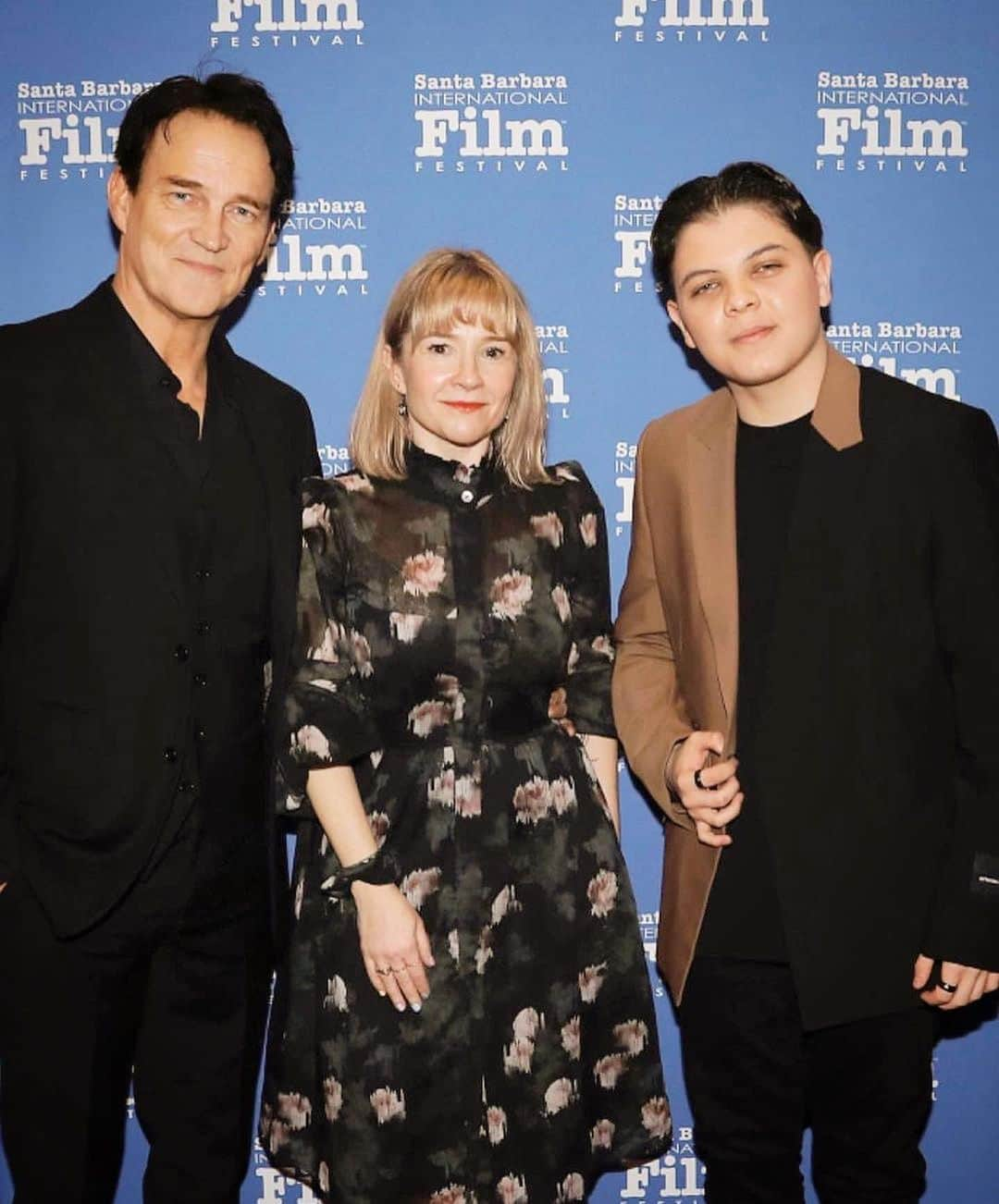 アンナ・パキンのインスタグラム：「I had a scheduling conflict that I was just GUTTED not to be able to wriggle out of so I sadly missed this one.  But I’m so incredibly proud of the WHOLE @abitoflightfilm team.  Obviously these 3 talented humans our director, our screenwriter and my brilliant young co-star.  But HUGE shout out to every single member of our crew.  From PA’s who are still learning the ropes to folks so young to already have the skills in their areas of seasoned vets it’s ACTUALLY crazy to dept heads who stepped in and did us major favors.  Indie films are a labor of love and I’m grateful for anyone willing to come on these crazy journey’s with us.  @officialsbiff for having us!   Posted @withregram • @abitoflightfilm Screening and Q&A @stephenmoyer @rebeccajcallard @lucahogan_13   • • • • • •  #sbiff #britishfilm #indiefilm #womenwriters #stephenmoyer #lucahogan #abitoflightfilm #higherpower」