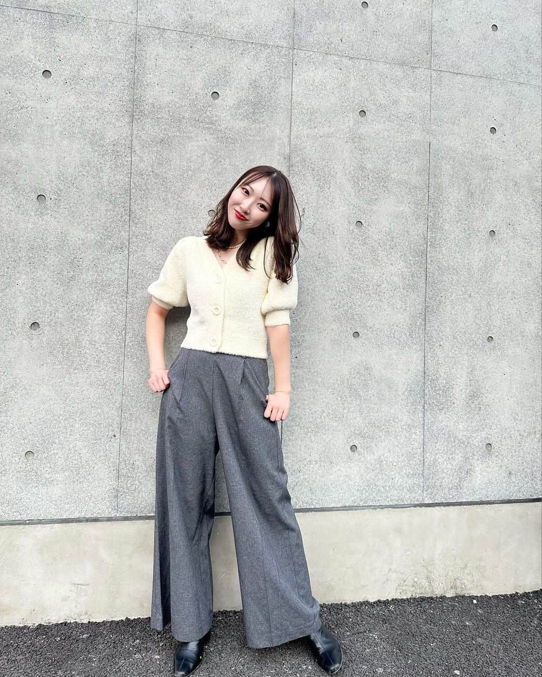 七瀬音海のインスタグラム：「Photo by Arisa  素材が冬なら半袖でも着る女。」