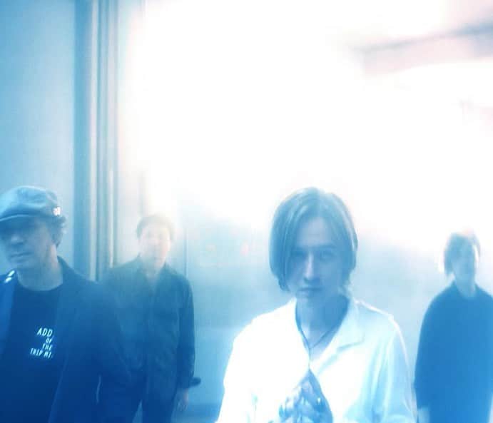 のインスタグラム：「＊ Club TripS ＊  ADDICT OF THE TRIP MINDS 公認ファンクラブ 『Addic TripS』  2/19(日)に行われる 会員限定の Private Party  第1回  ＊ Club TripS＊  その中で ADDICT OF THE TRIP MINDSの ラフで chillで 高鳴りと残響に まどろみと興奮を 感じるのかも しれないような  Live Stage  約1時間(予定)を  2/20(月)〜28(火) 配信致します  ・  飲める方は 若干のお酒でも  ノンアルコールの方は 珈琲でも紅茶でも 何でも 好きなものを嗜み リラックスしながら  視聴してみて下さい  詳細は aotm.jp内に ☆  @atripminds2021」