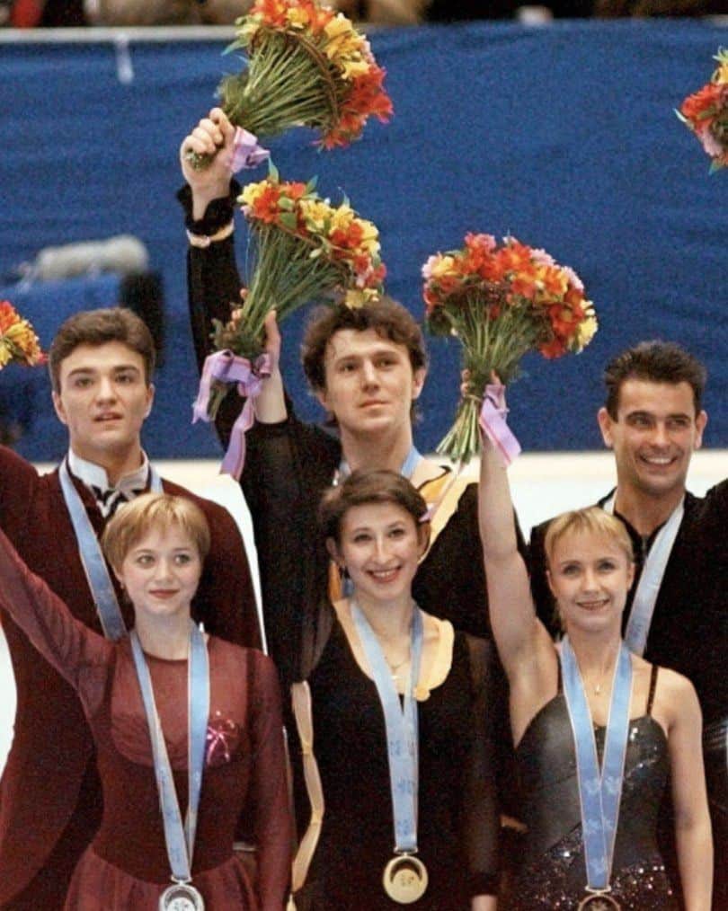 オクサナ・カザコワのインスタグラム：「25 лет назад мы выиграли Олимпийские Игры. С Юбилеем!」