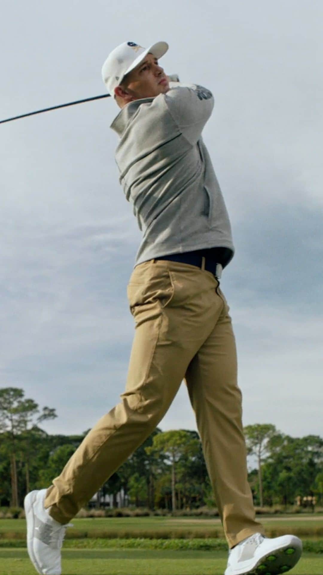 のインスタグラム：「The answer is simple. 💪 @crushers_gc   #LIVGolf #CrushersGC」